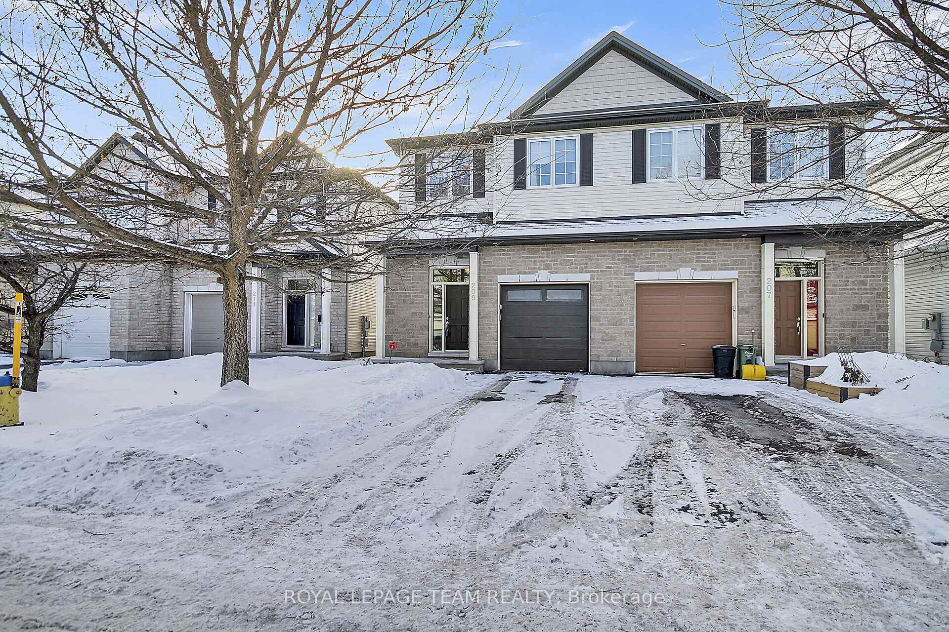 Photo 2 of 209 Harthill Way, Ottawa, Barrhaven - Heritage Park — HOMEH
