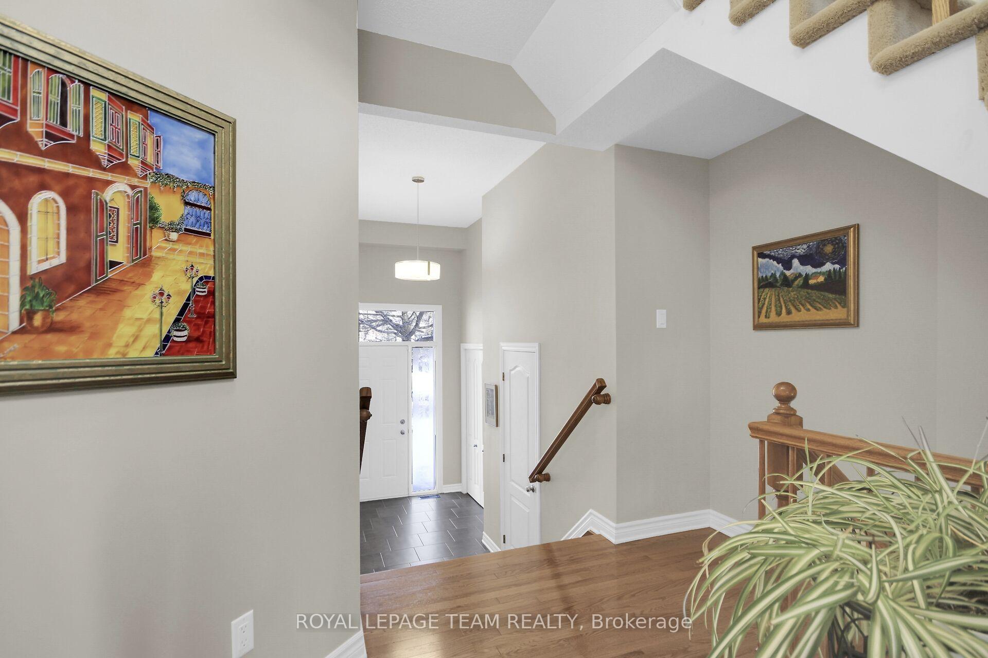 Photo 5 of 209 Harthill Way, Ottawa, Barrhaven - Heritage Park — HOMEH