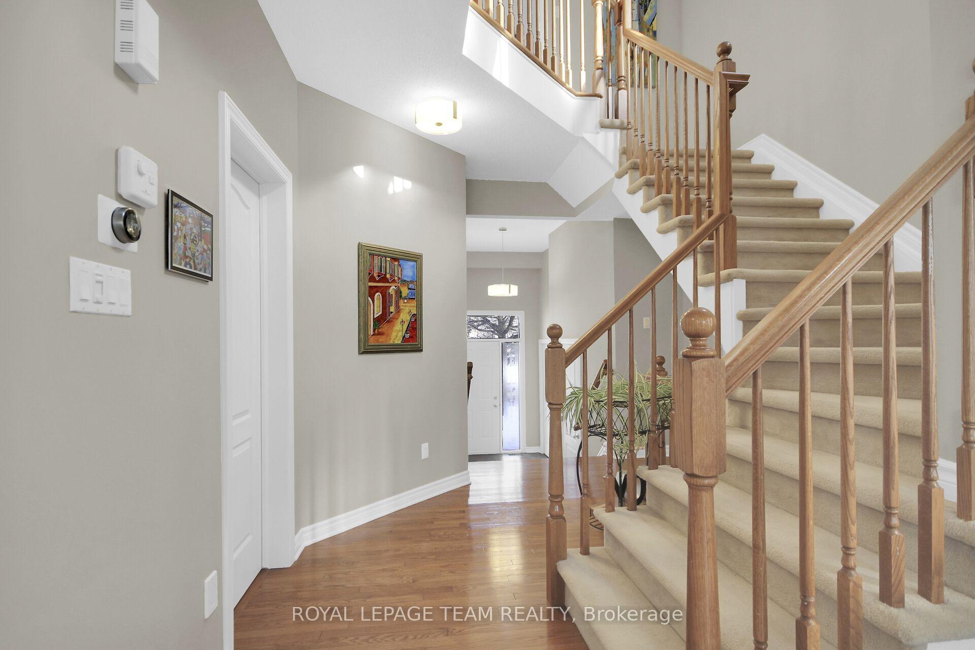 Photo 6 of 209 Harthill Way, Ottawa, Barrhaven - Heritage Park — HOMEH
