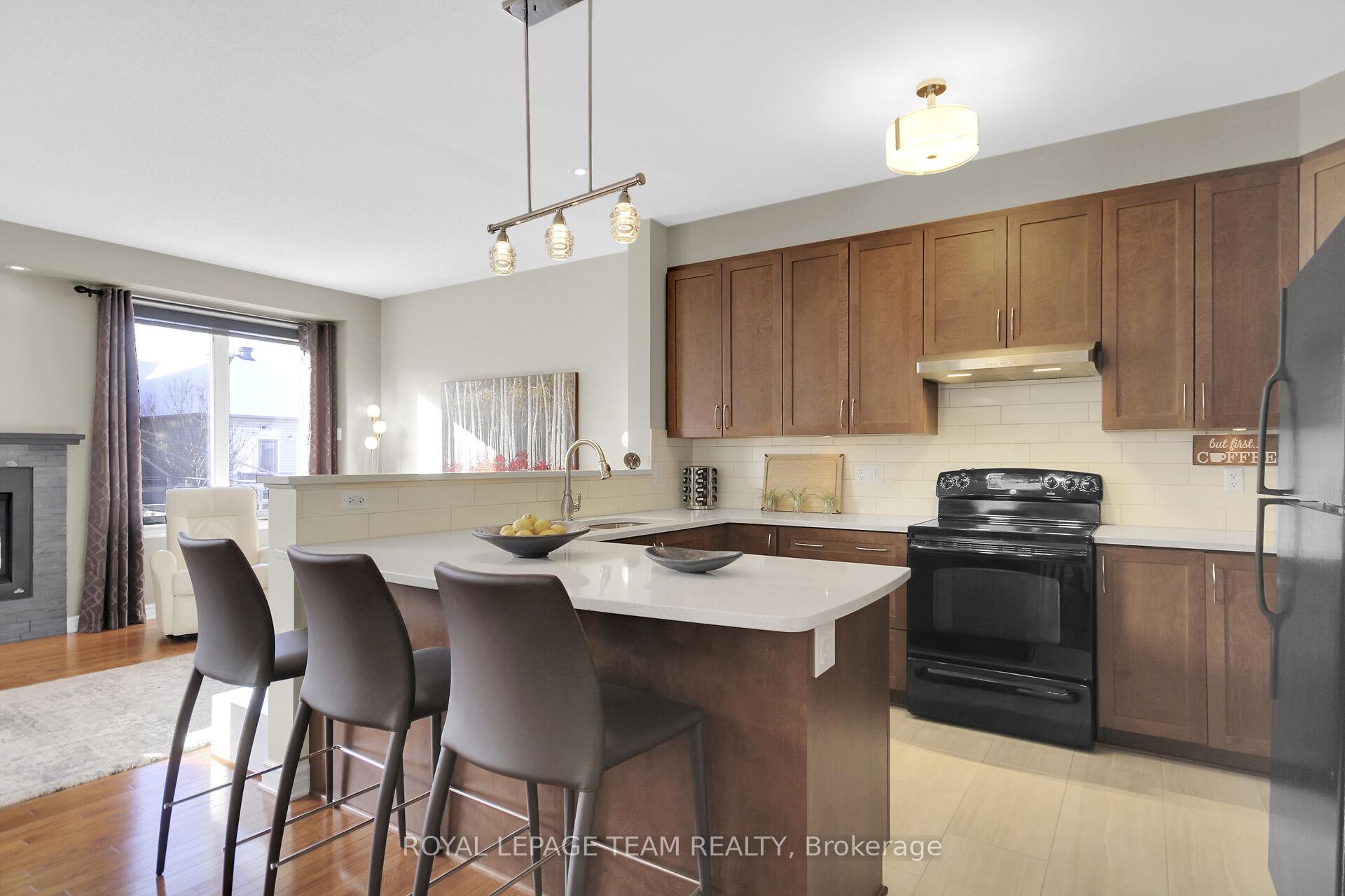 Photo 9 of 209 Harthill Way, Ottawa, Barrhaven - Heritage Park — HOMEH