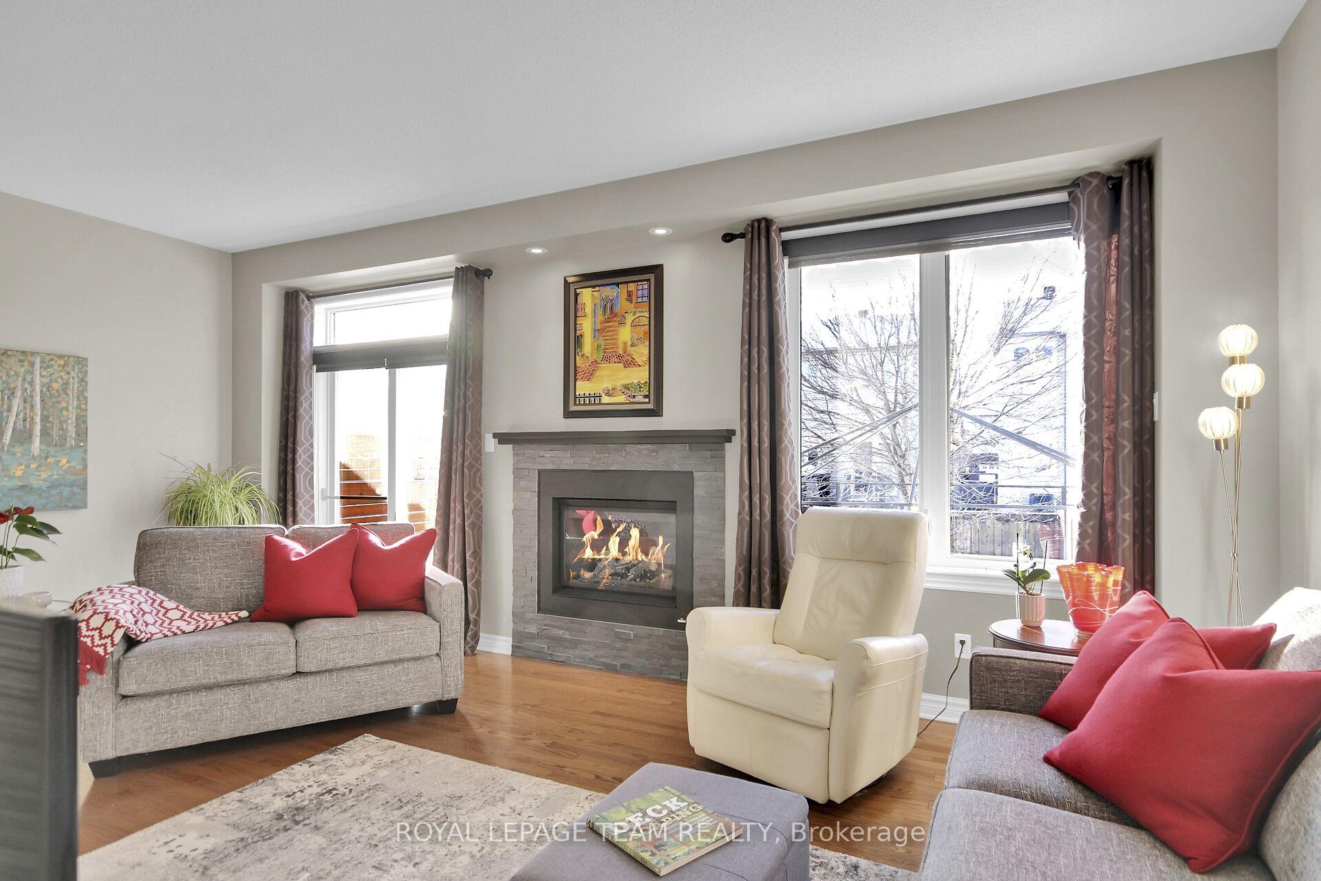 Photo 14 of 209 Harthill Way, Ottawa, Barrhaven - Heritage Park — HOMEH