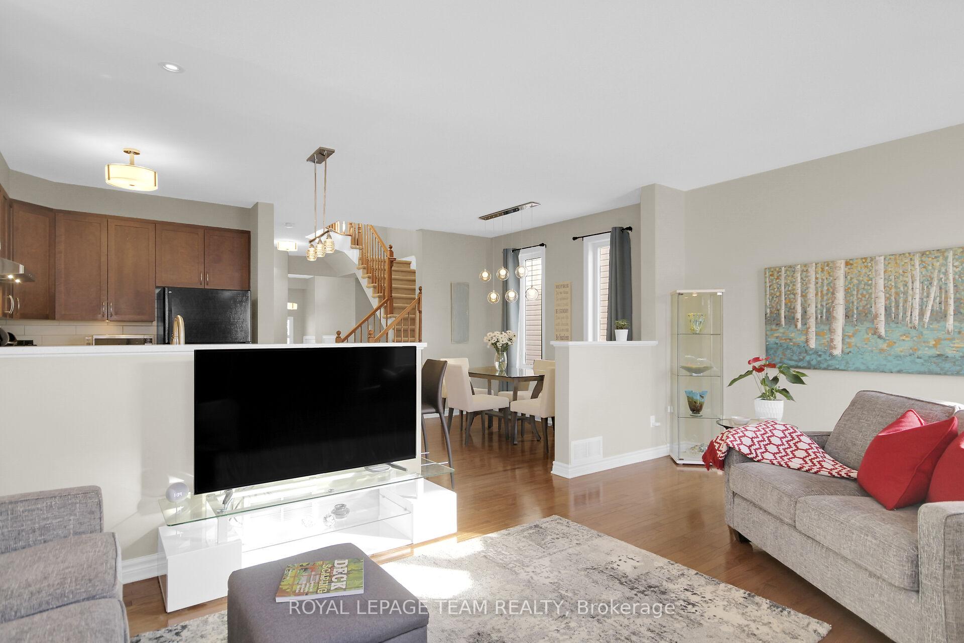 Photo 15 of 209 Harthill Way, Ottawa, Barrhaven - Heritage Park — HOMEH