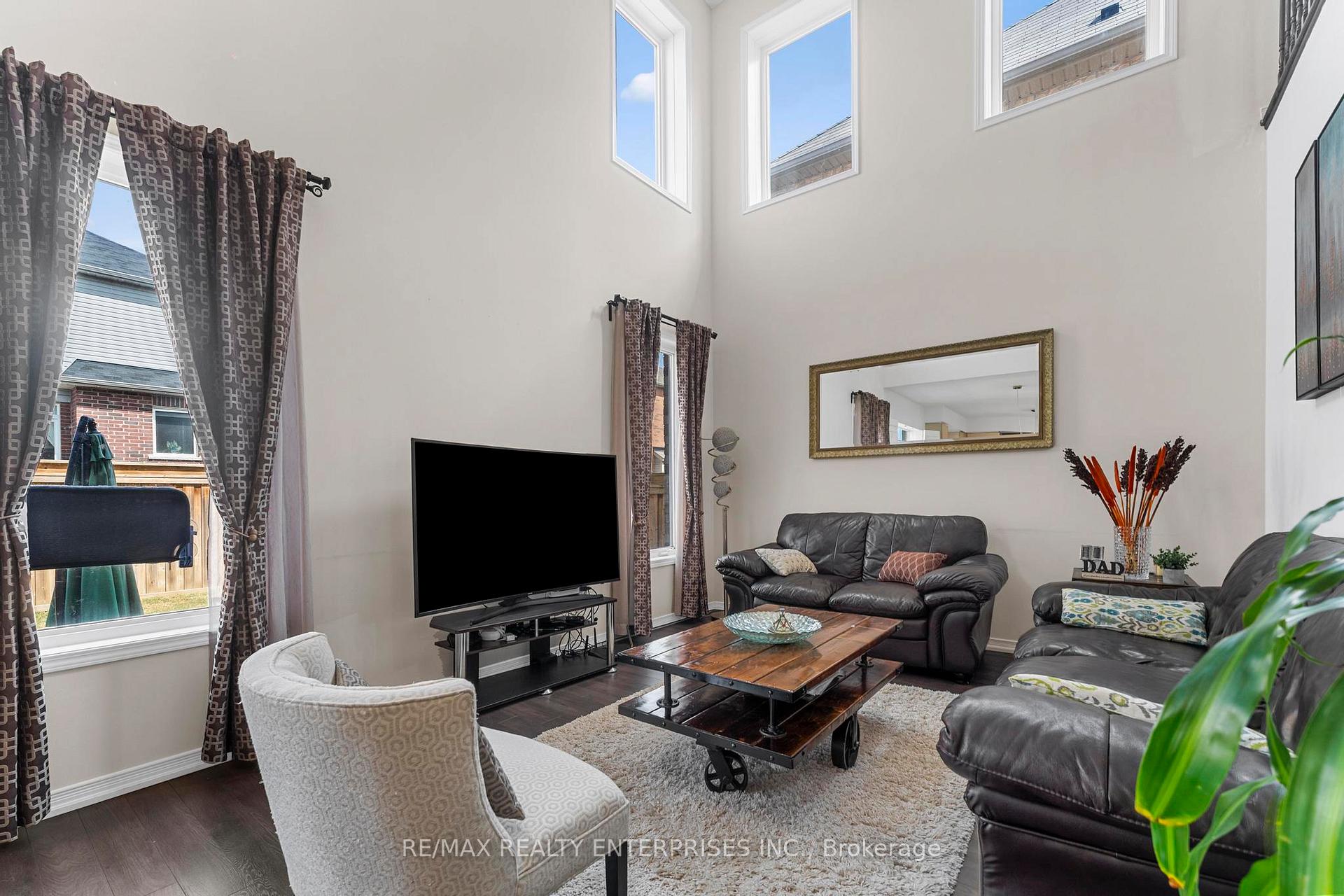 Photo 1 of 358 Windwood Drive, Hamilton, Binbrook — HOMEH