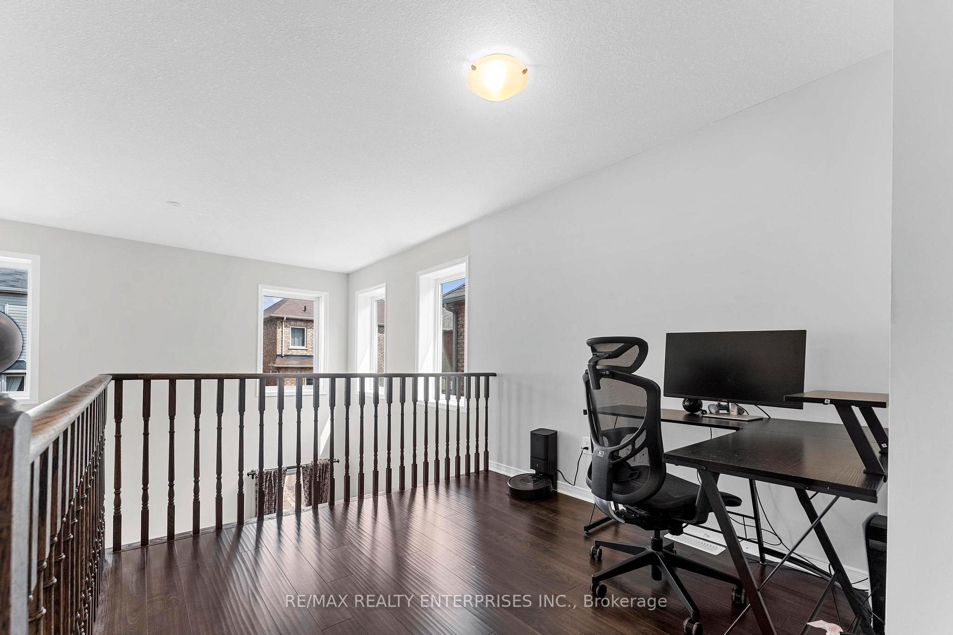 Photo 4 of 358 Windwood Drive, Hamilton, Binbrook — HOMEH