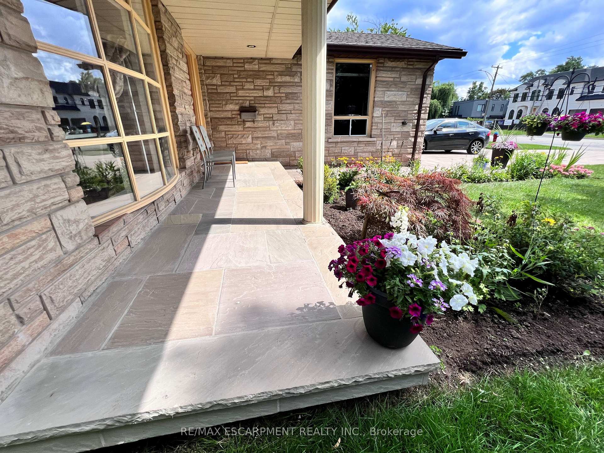 Photo 2 of 313 Appleby Line, Burlington, Appleby — HOMEH