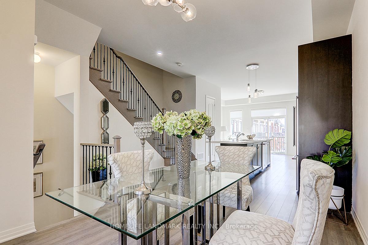 Photo 2 of 115 Arianna Crescent E, Vaughan, Patterson — HOMEH