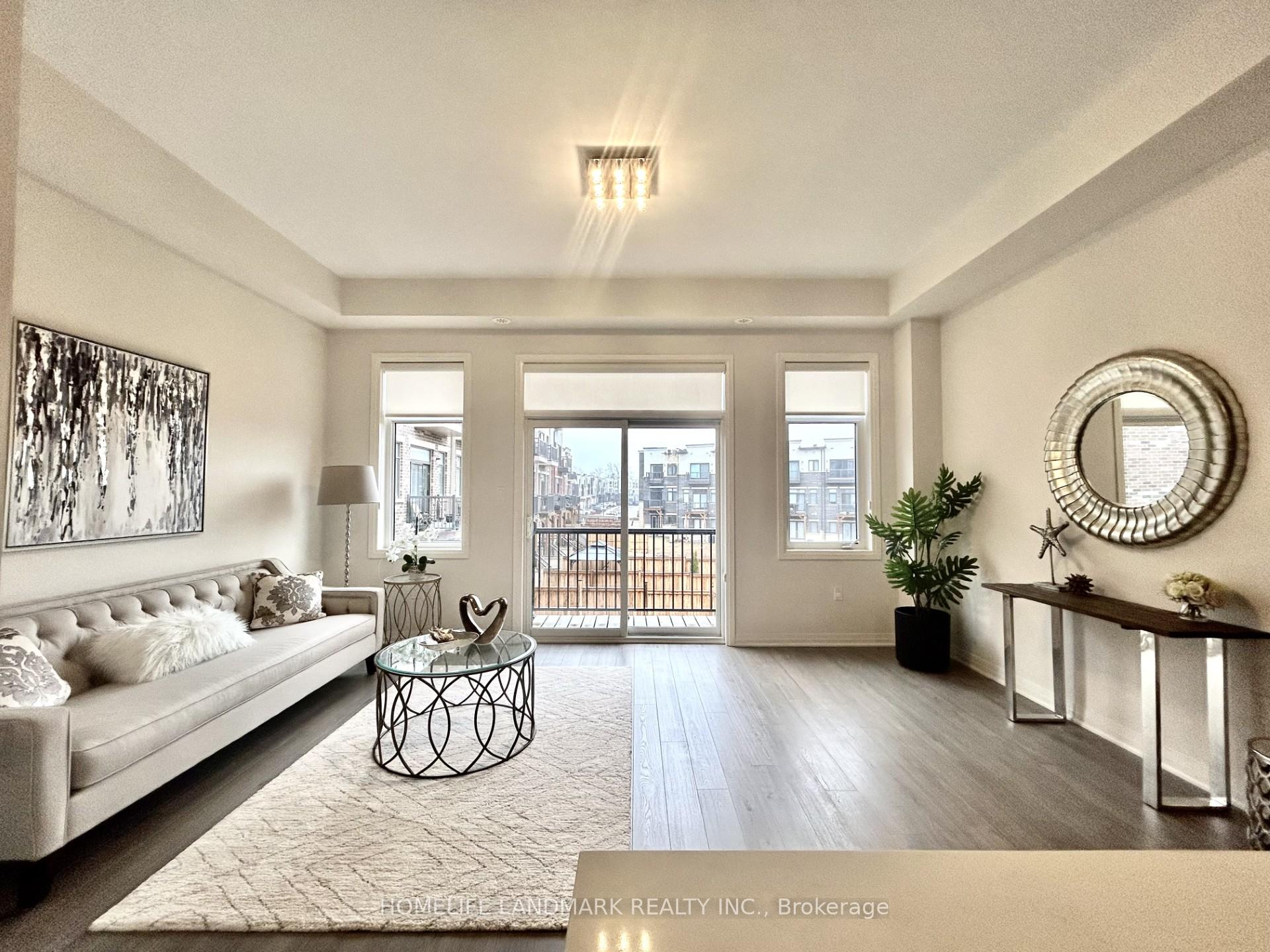 Photo 3 of 115 Arianna Crescent E, Vaughan, Patterson — HOMEH