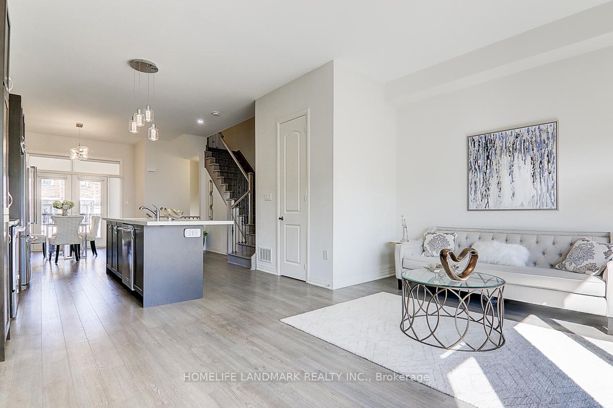 Photo 7 of 115 Arianna Crescent E, Vaughan, Patterson — HOMEH