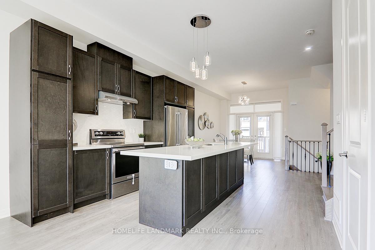 Photo 8 of 115 Arianna Crescent E, Vaughan, Patterson — HOMEH