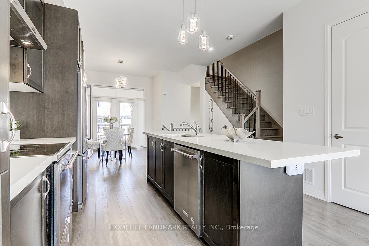 Photo 10 of 115 Arianna Crescent E, Vaughan, Patterson — HOMEH