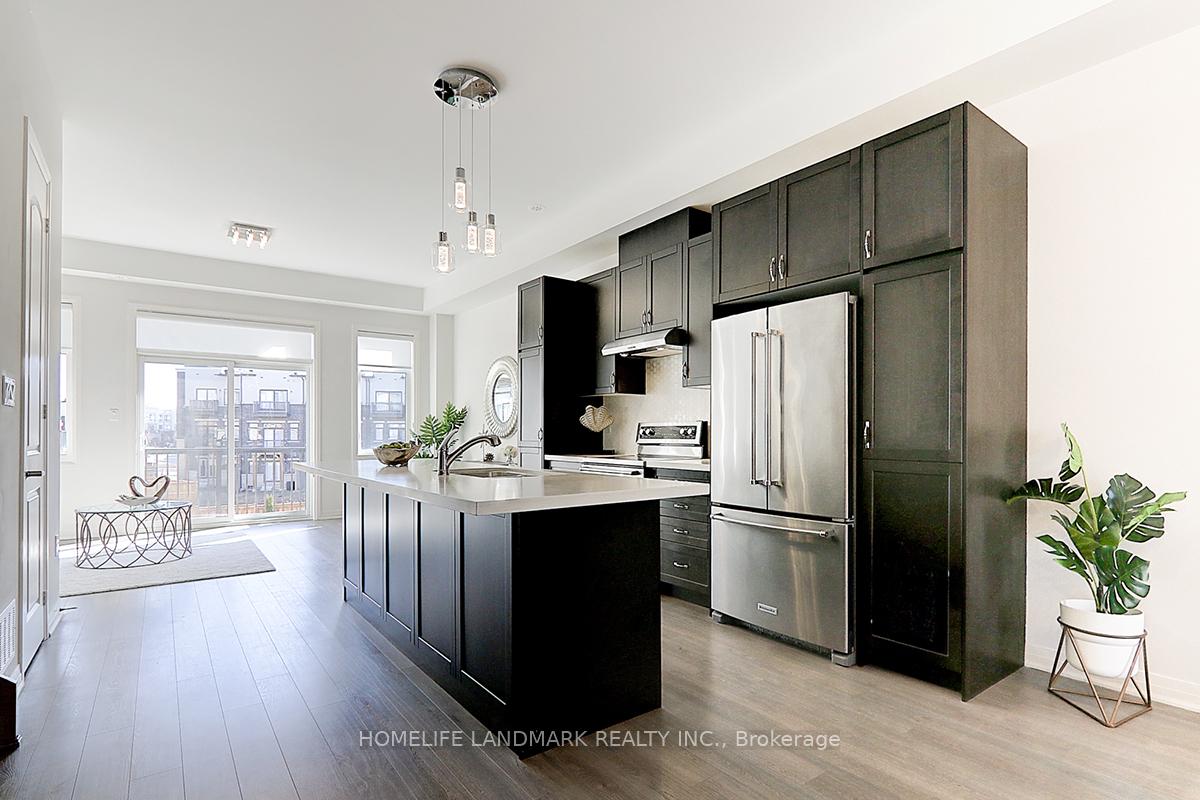 Photo 11 of 115 Arianna Crescent E, Vaughan, Patterson — HOMEH