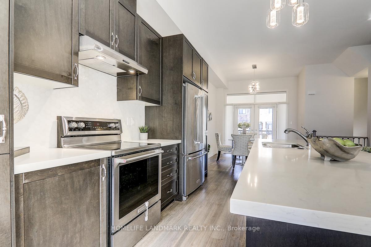 Photo 15 of 115 Arianna Crescent E, Vaughan, Patterson — HOMEH