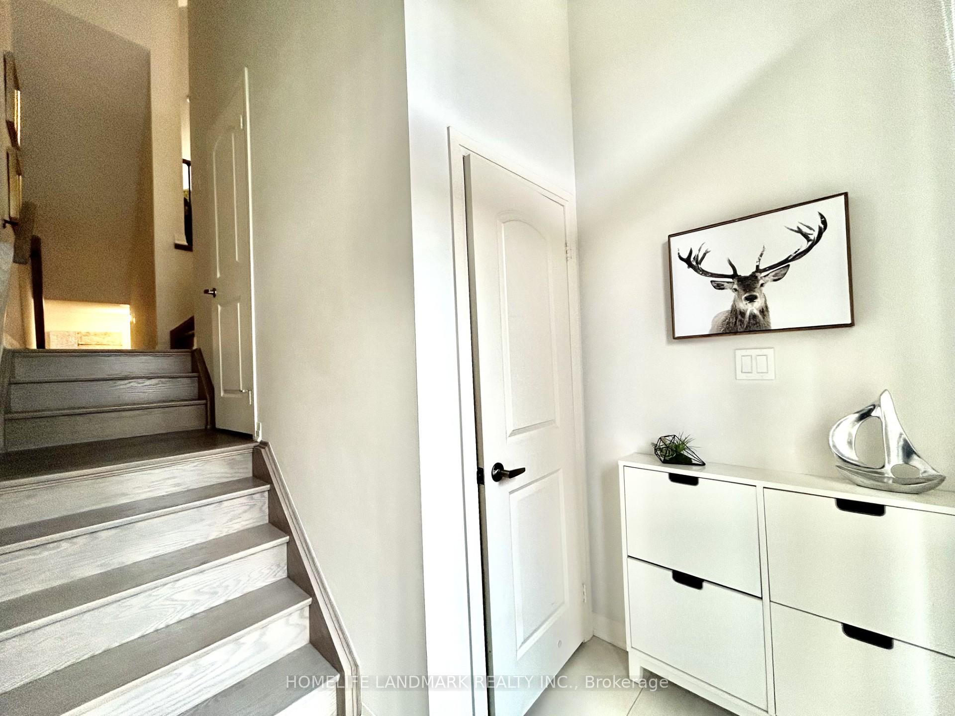 Photo 32 of 115 Arianna Crescent E, Vaughan, Patterson — HOMEH