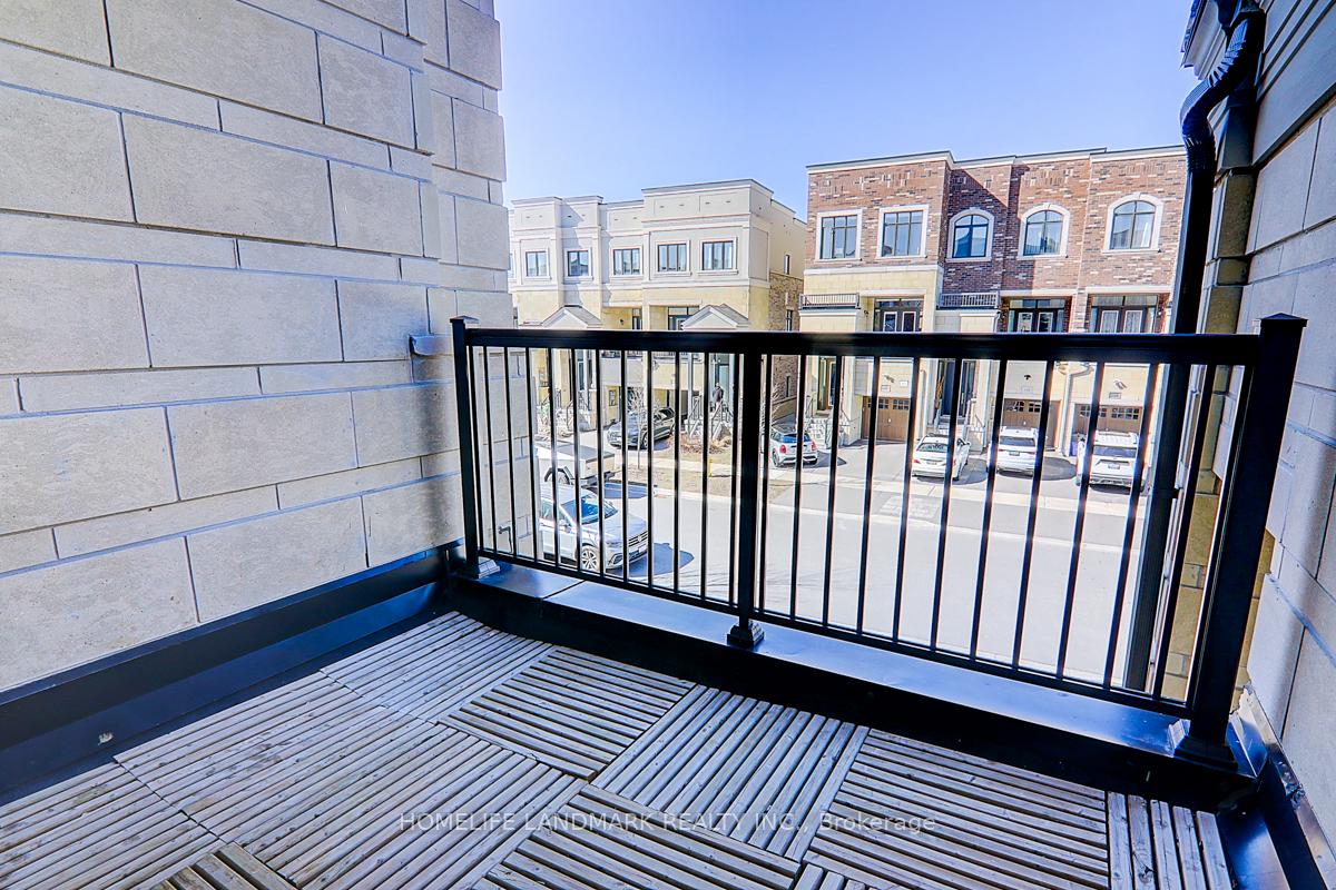 Photo 33 of 115 Arianna Crescent E, Vaughan, Patterson — HOMEH