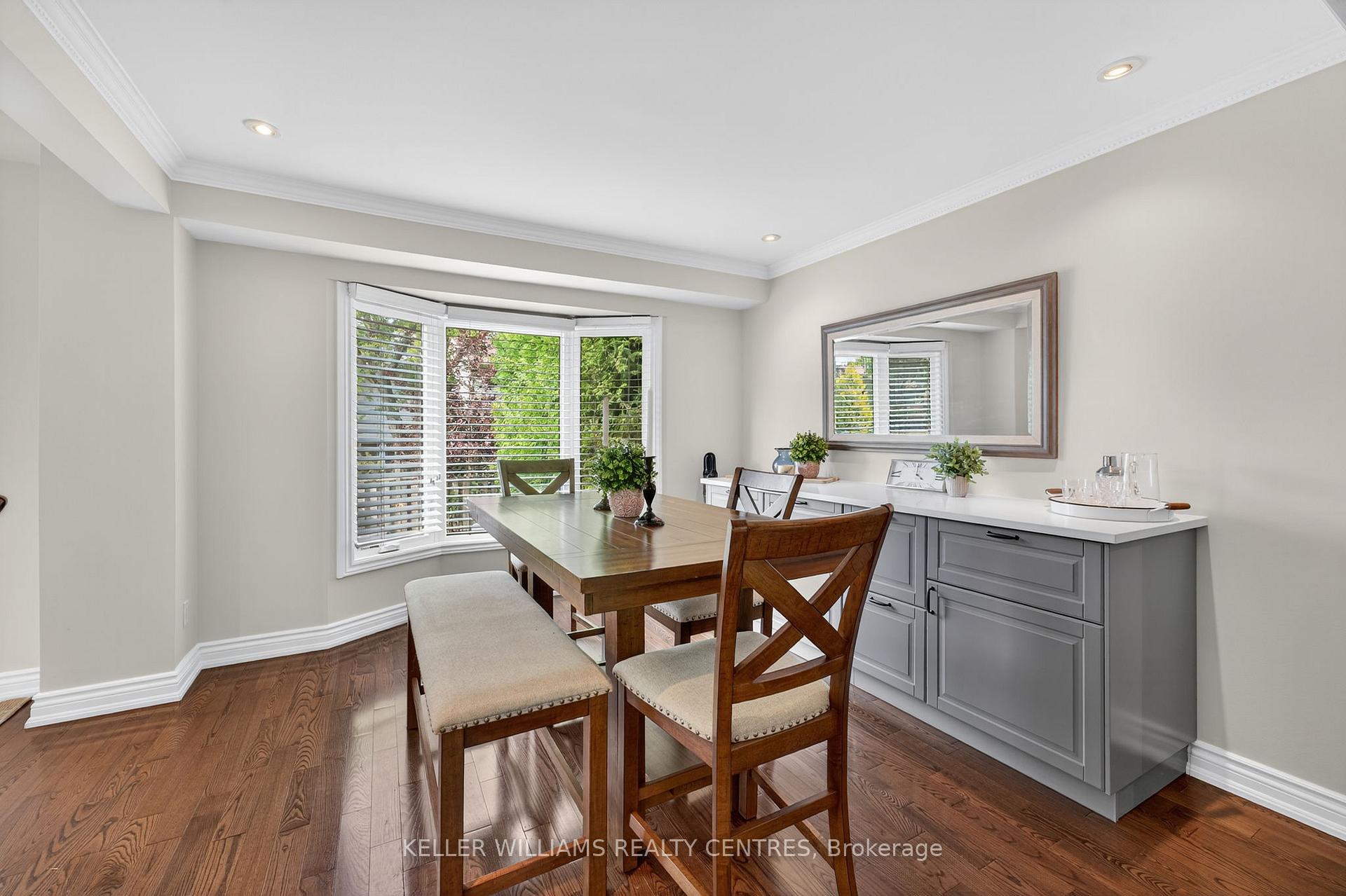 Photo 6 of 42 Buchanan Crescent, Aurora, Aurora Village — HOMEH
