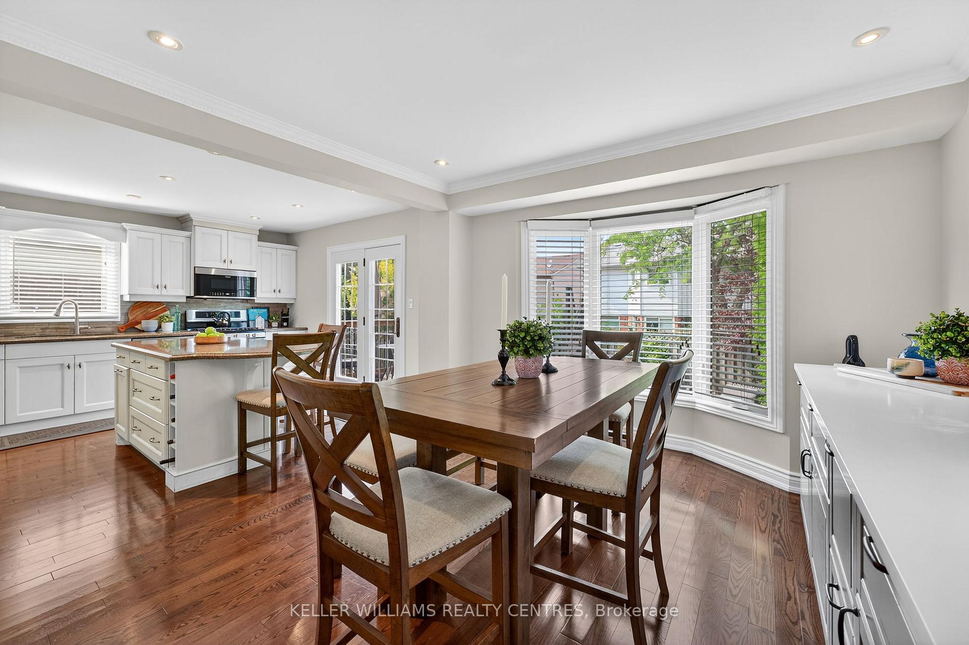 Photo 8 of 42 Buchanan Crescent, Aurora, Aurora Village — HOMEH