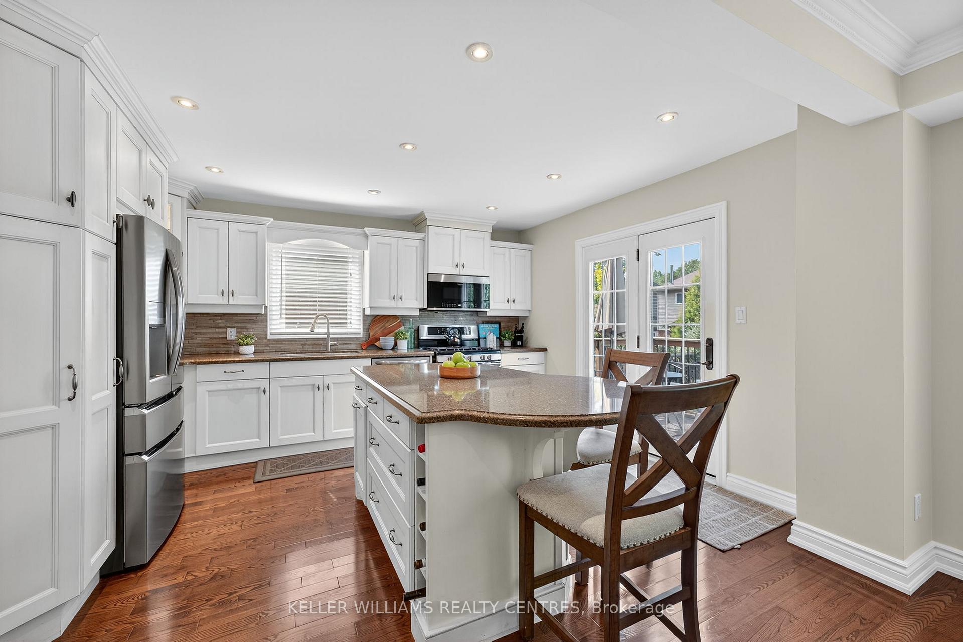 Photo 11 of 42 Buchanan Crescent, Aurora, Aurora Village — HOMEH