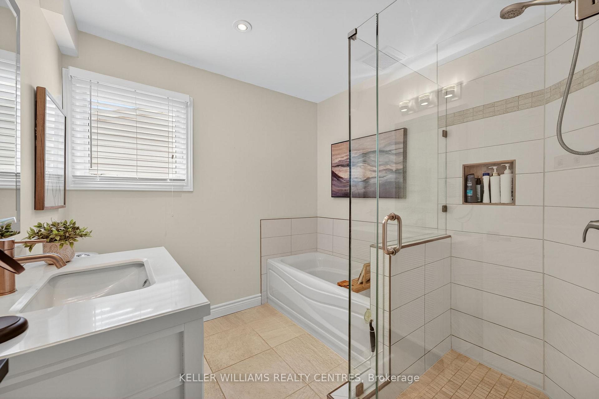 Photo 28 of 42 Buchanan Crescent, Aurora, Aurora Village — HOMEH