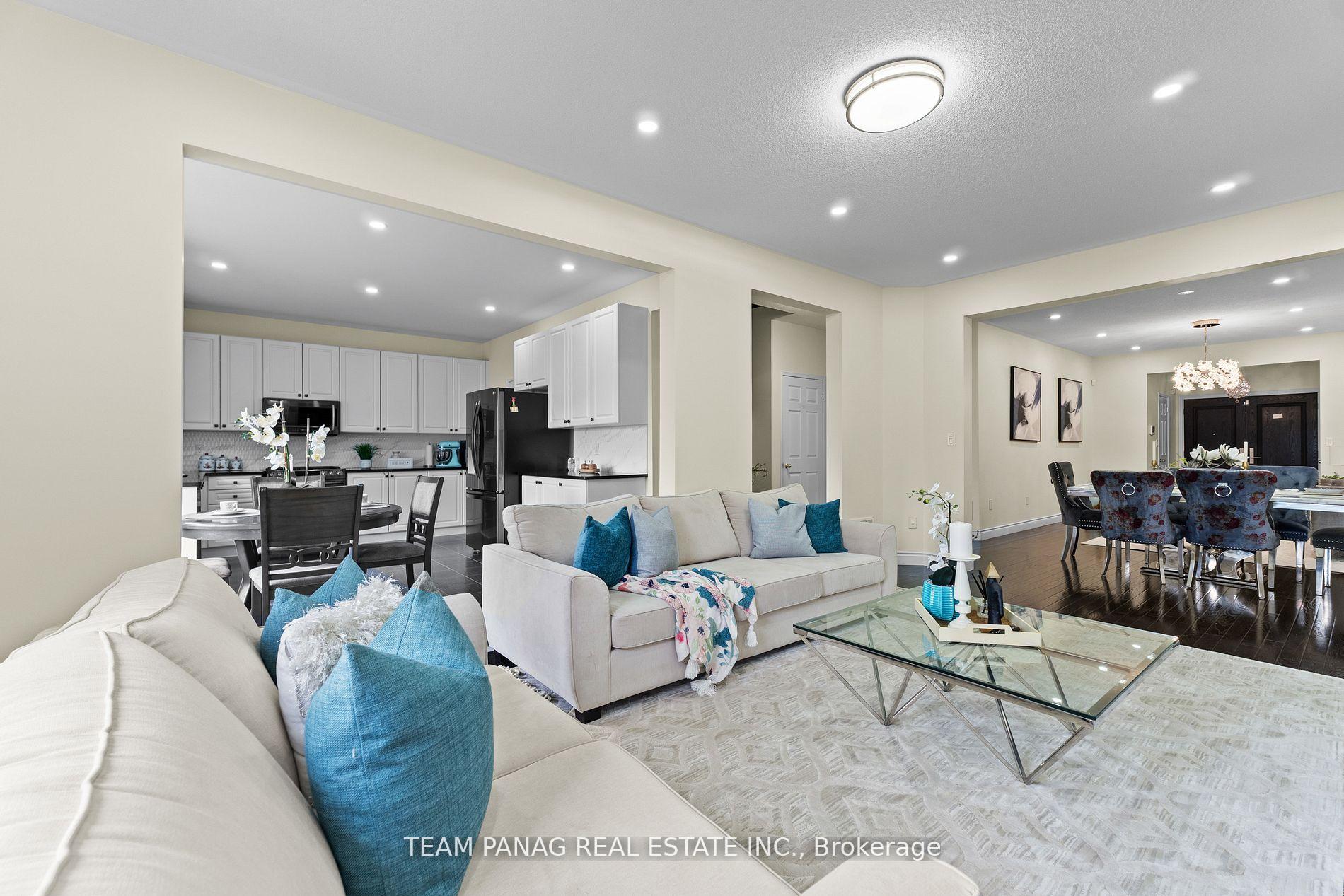 Photo 7 of 15 Brownbush Way, Brampton, Sandringham-Wellington — HOMEH