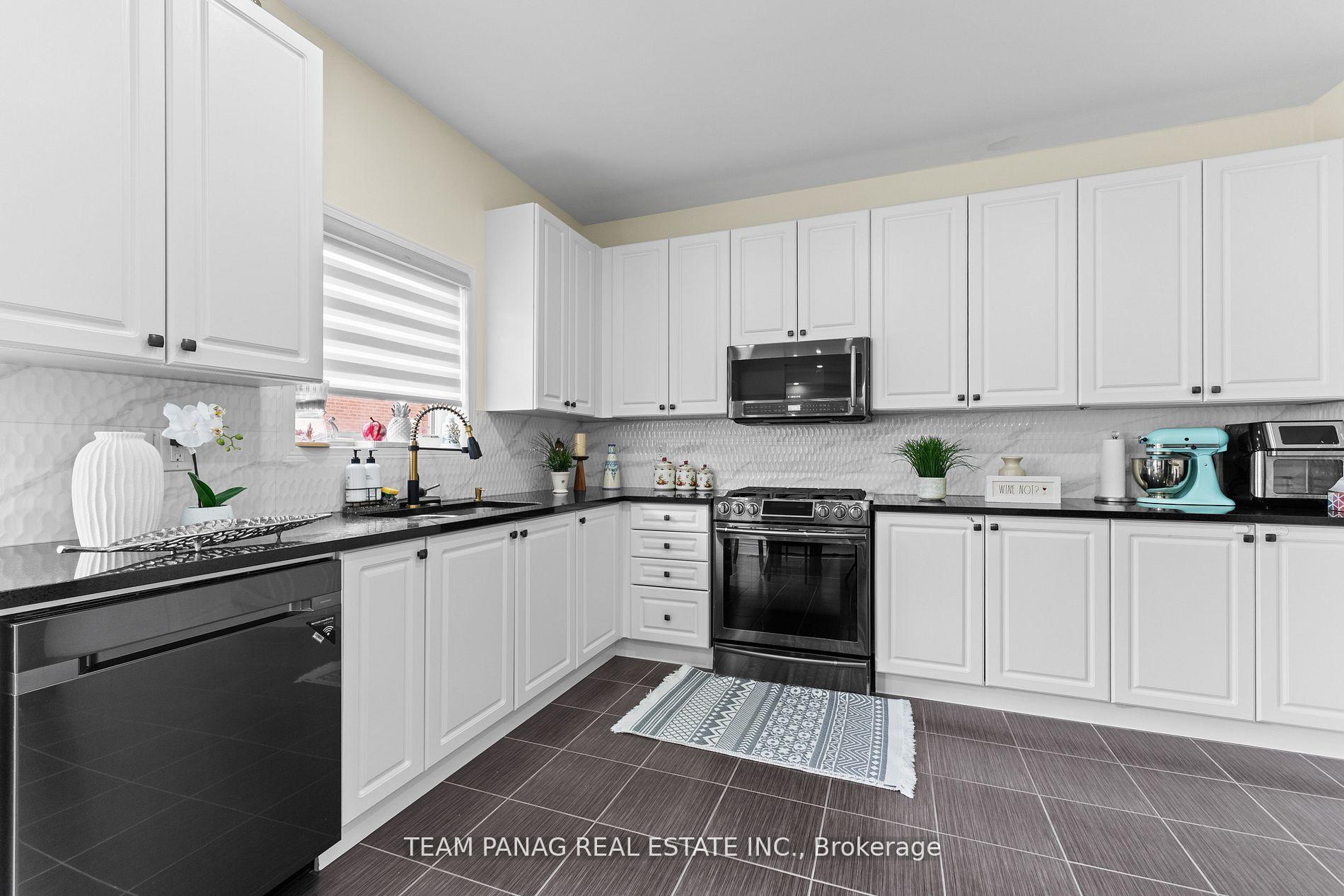 Photo 9 of 15 Brownbush Way, Brampton, Sandringham-Wellington — HOMEH