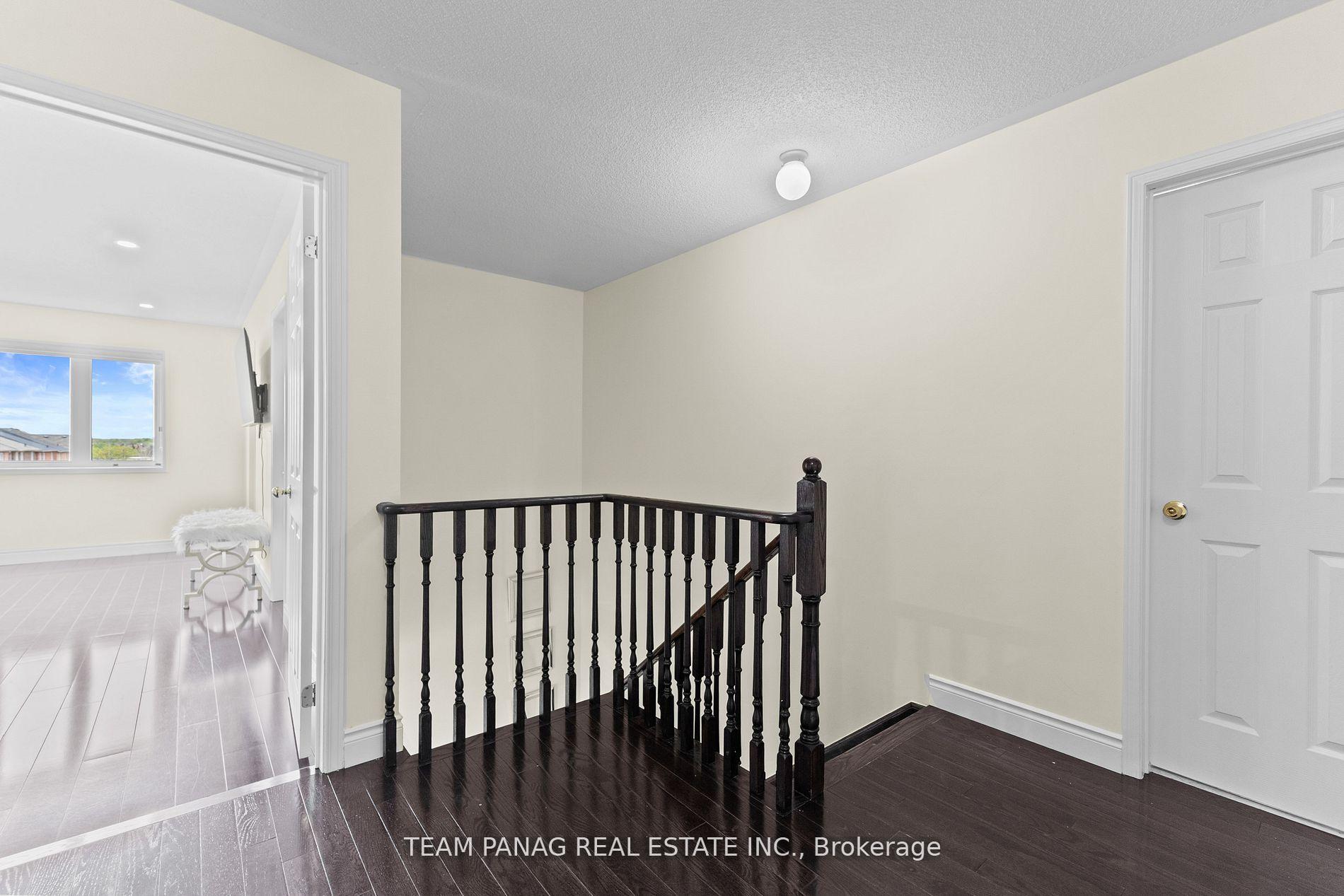 Photo 13 of 15 Brownbush Way, Brampton, Sandringham-Wellington — HOMEH