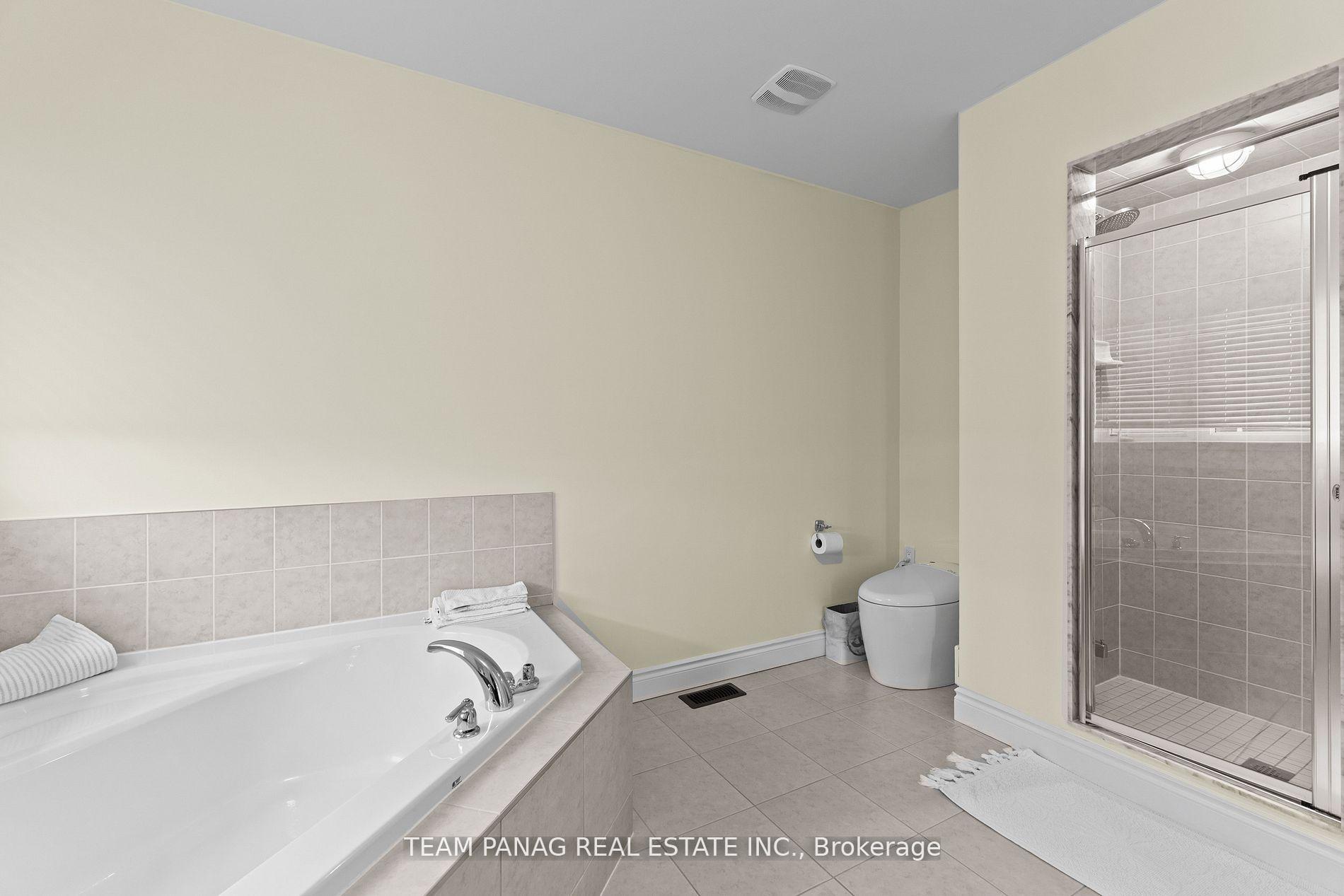 Photo 17 of 15 Brownbush Way, Brampton, Sandringham-Wellington — HOMEH