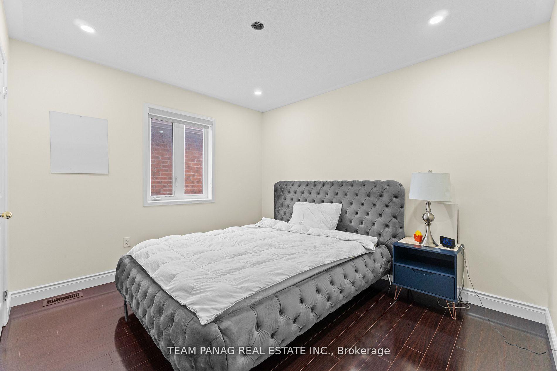 Photo 22 of 15 Brownbush Way, Brampton, Sandringham-Wellington — HOMEH