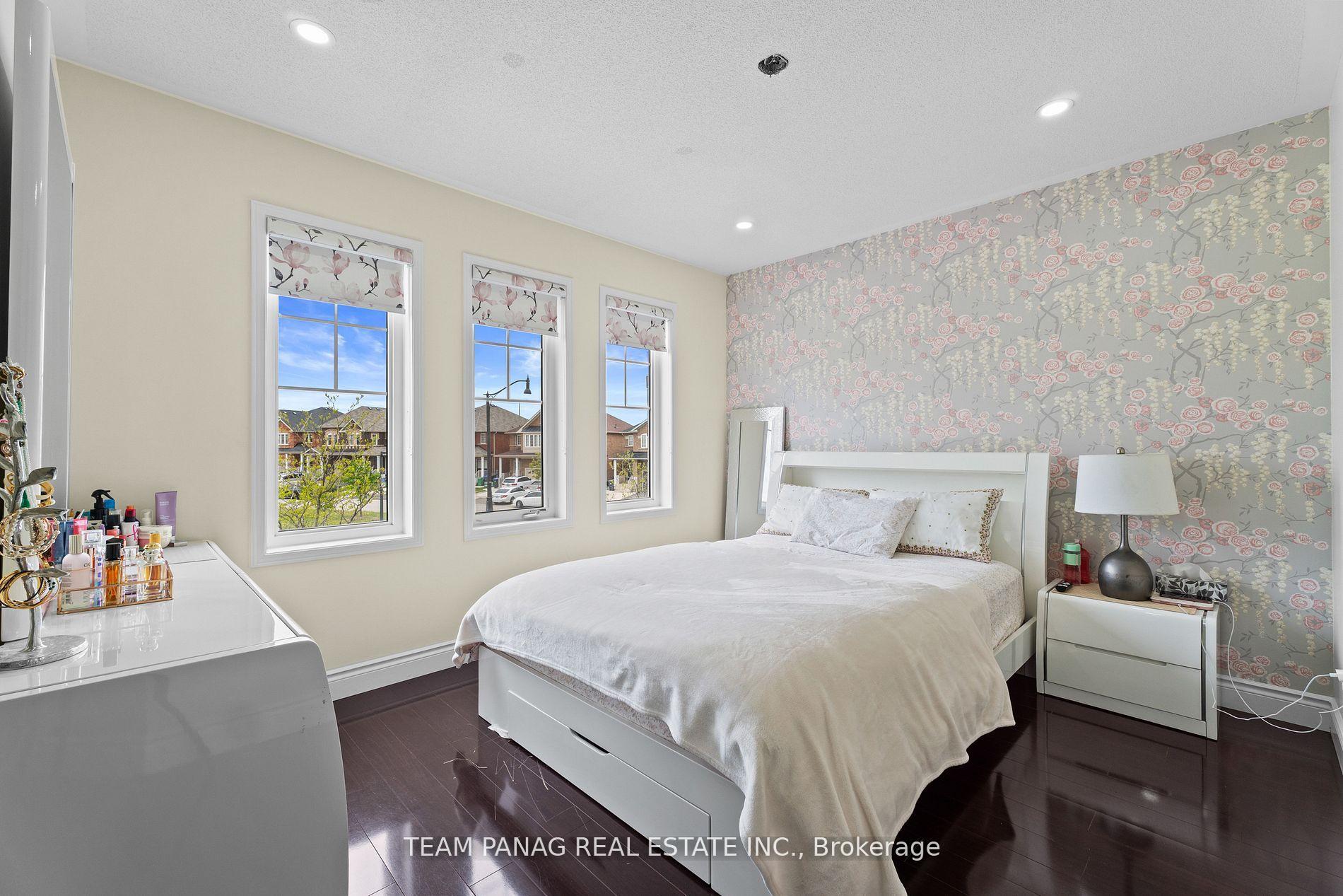 Photo 25 of 15 Brownbush Way, Brampton, Sandringham-Wellington — HOMEH