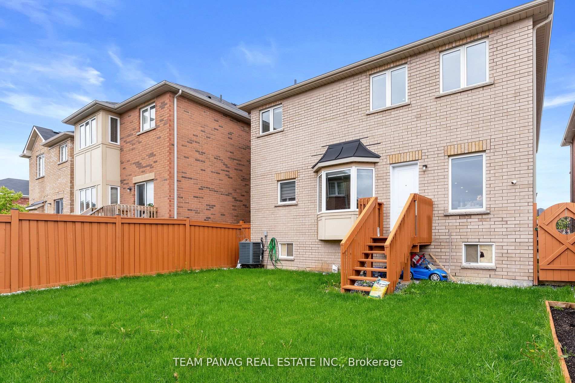 Photo 43 of 15 Brownbush Way, Brampton, Sandringham-Wellington — HOMEH