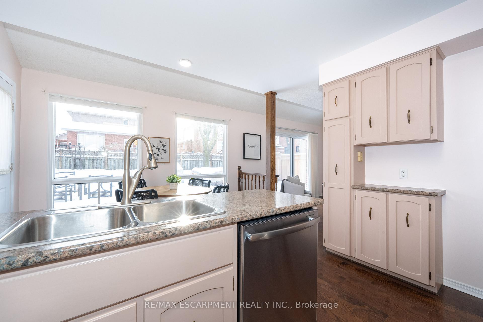 Photo 13 of 2068 Headon Road, Burlington, Headon — HOMEH
