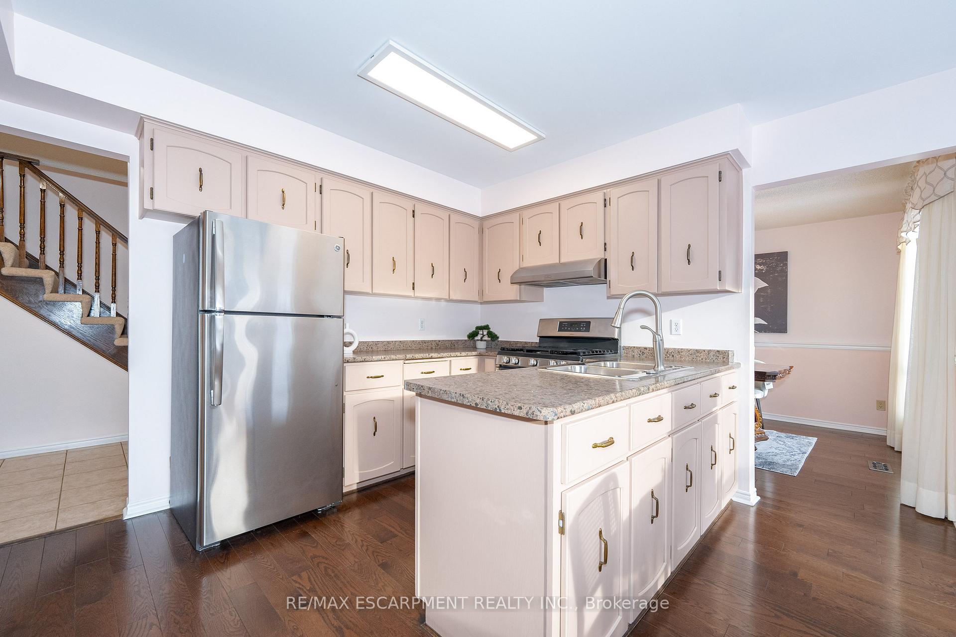 Photo 14 of 2068 Headon Road, Burlington, Headon — HOMEH
