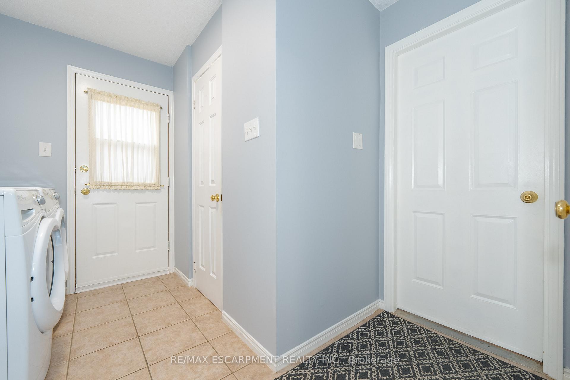 Photo 23 of 2068 Headon Road, Burlington, Headon — HOMEH