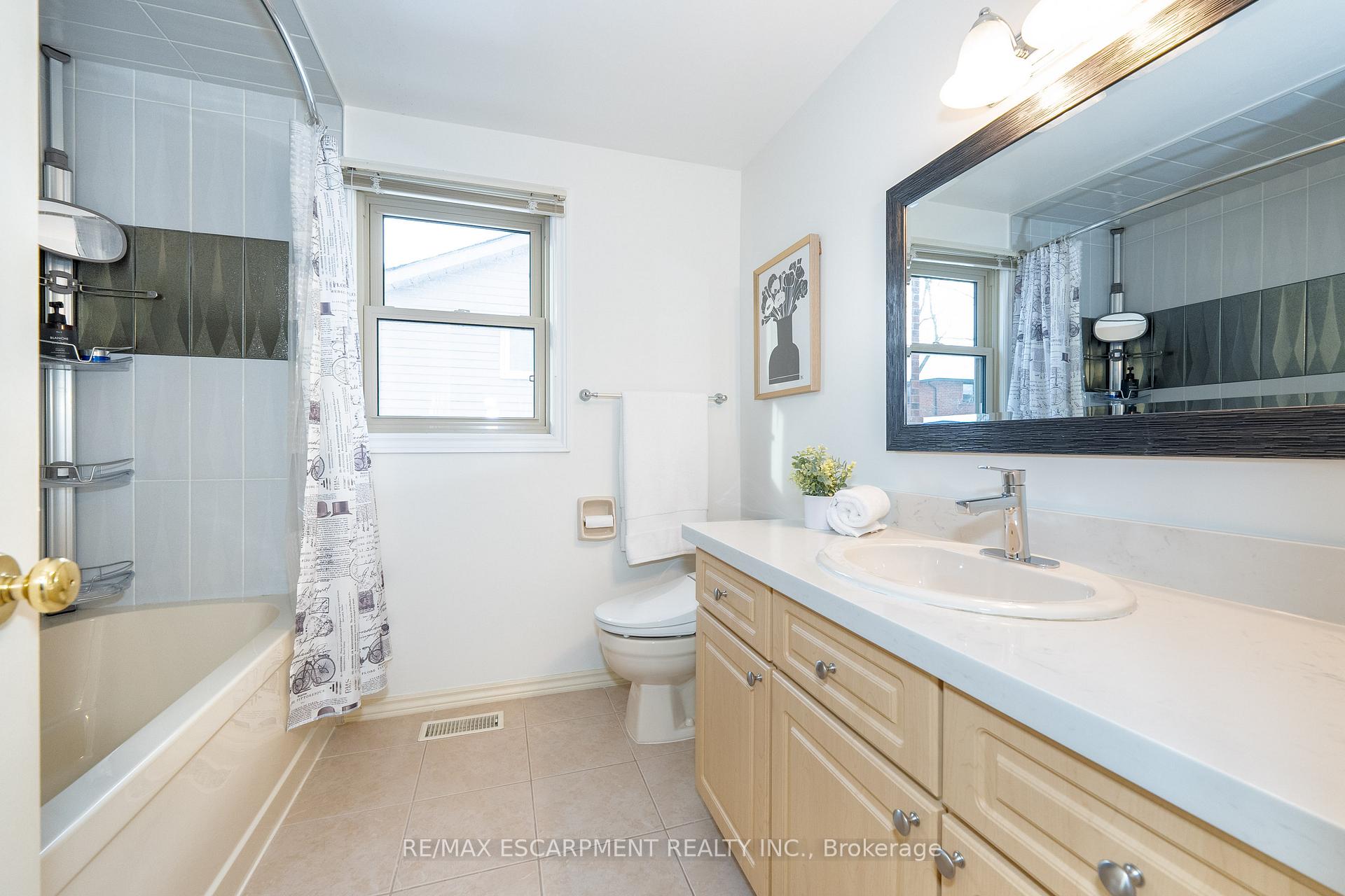 Photo 31 of 2068 Headon Road, Burlington, Headon — HOMEH
