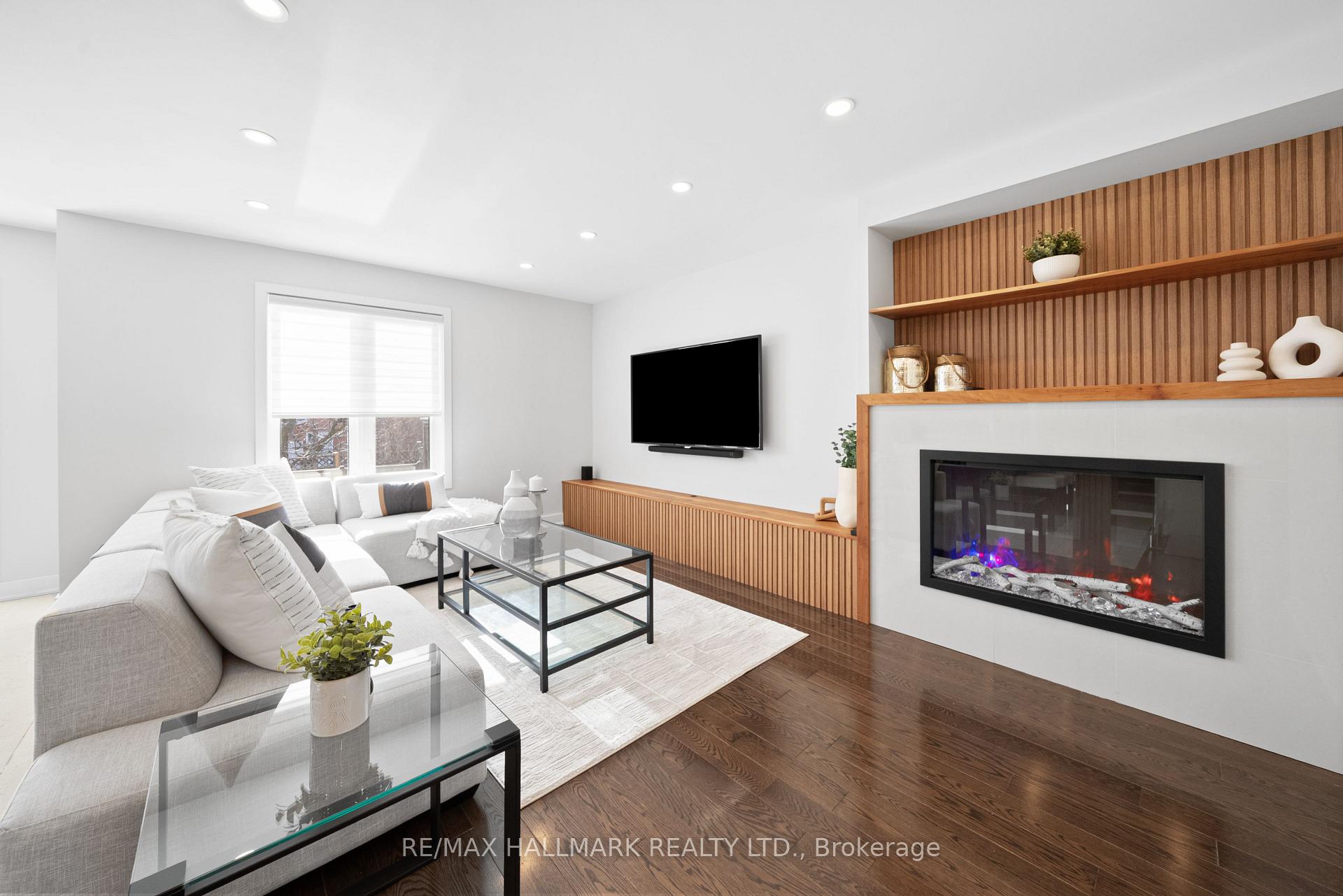 Photo 1 of 92 Marlott Road, Vaughan, Maple — HOMEH