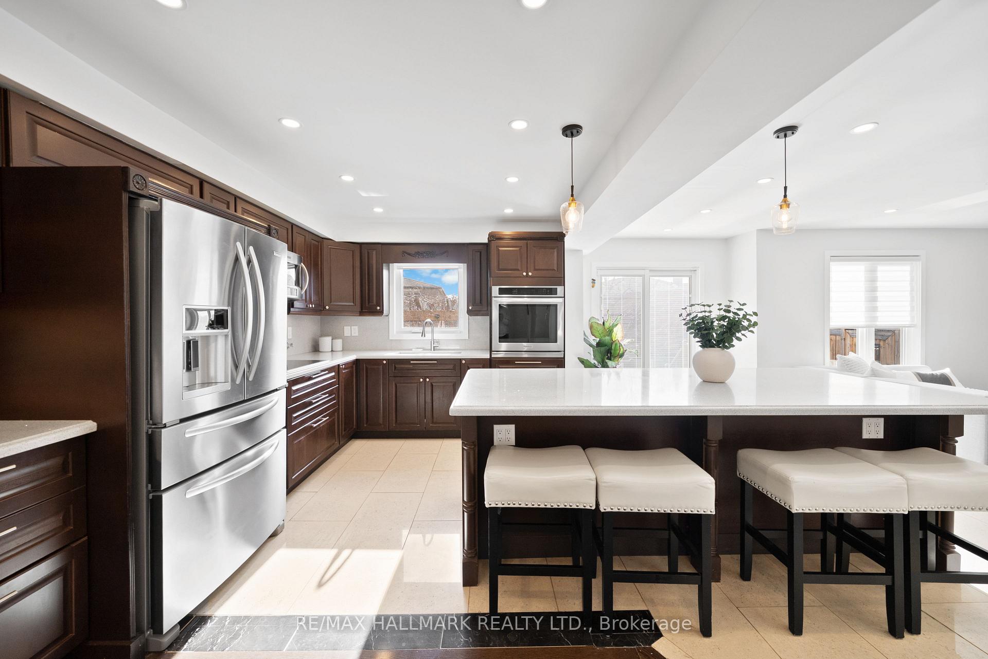 Photo 11 of 92 Marlott Road, Vaughan, Maple — HOMEH