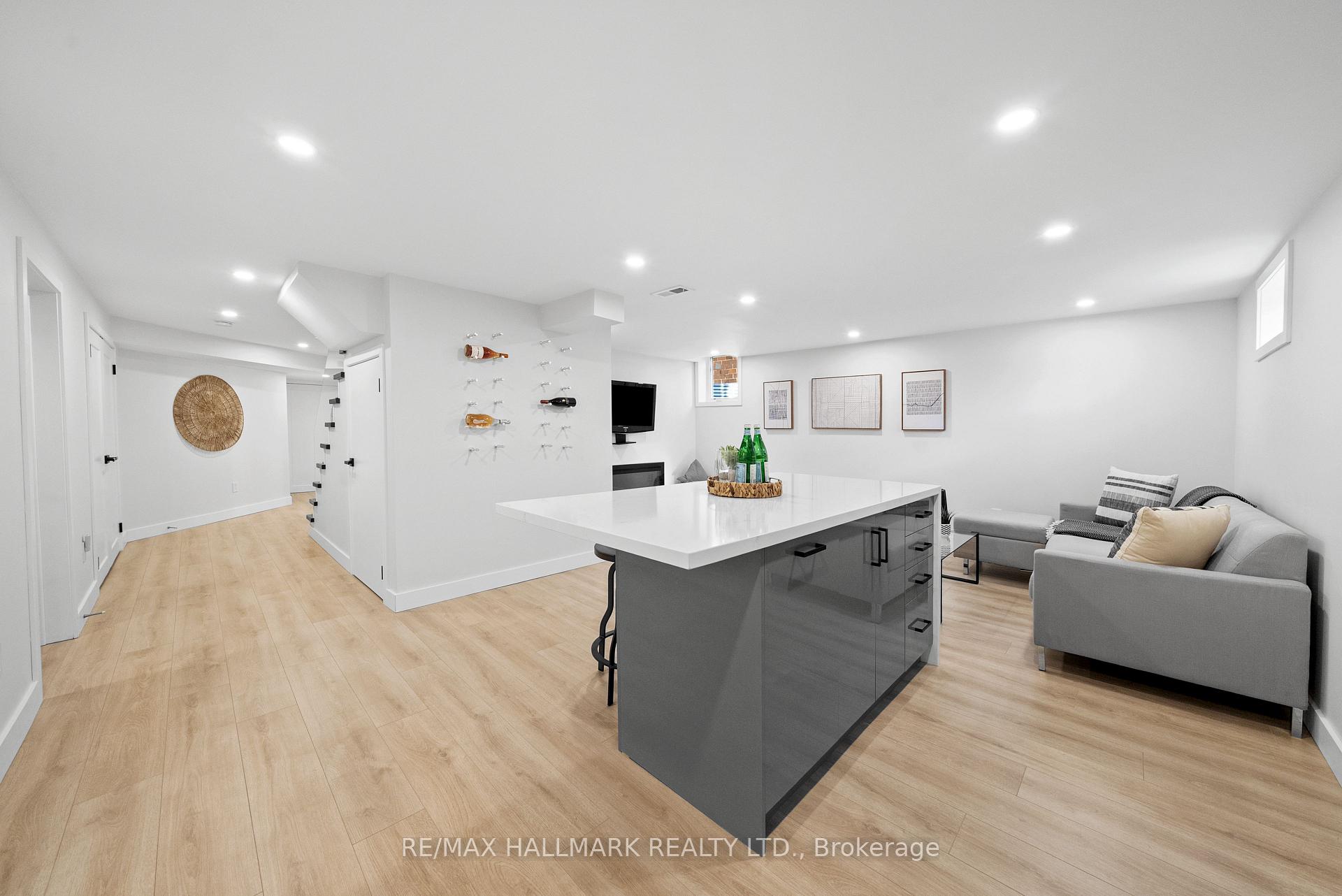 Photo 36 of 92 Marlott Road, Vaughan, Maple — HOMEH