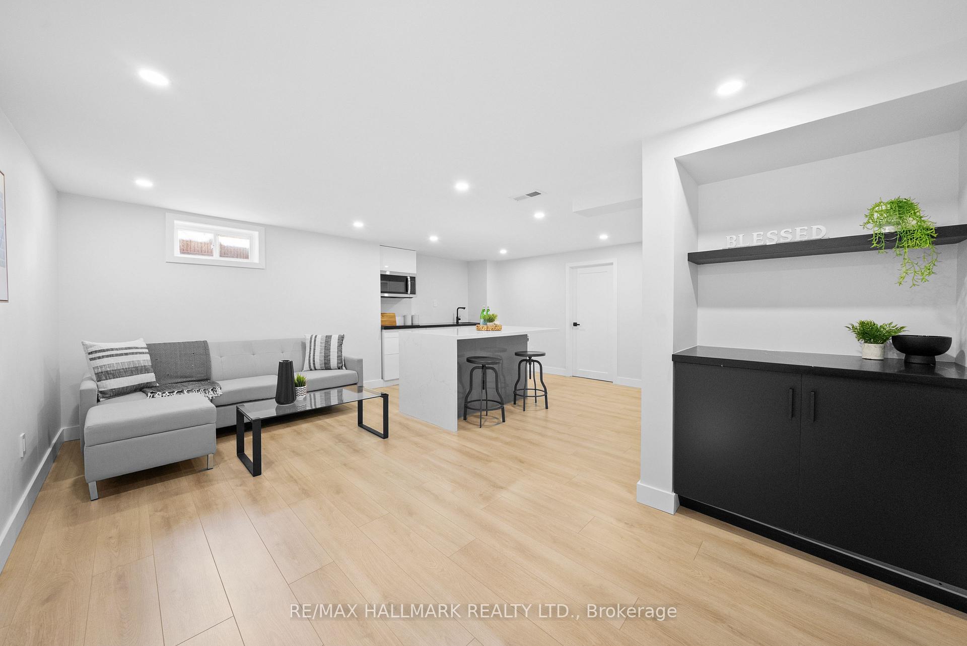Photo 37 of 92 Marlott Road, Vaughan, Maple — HOMEH