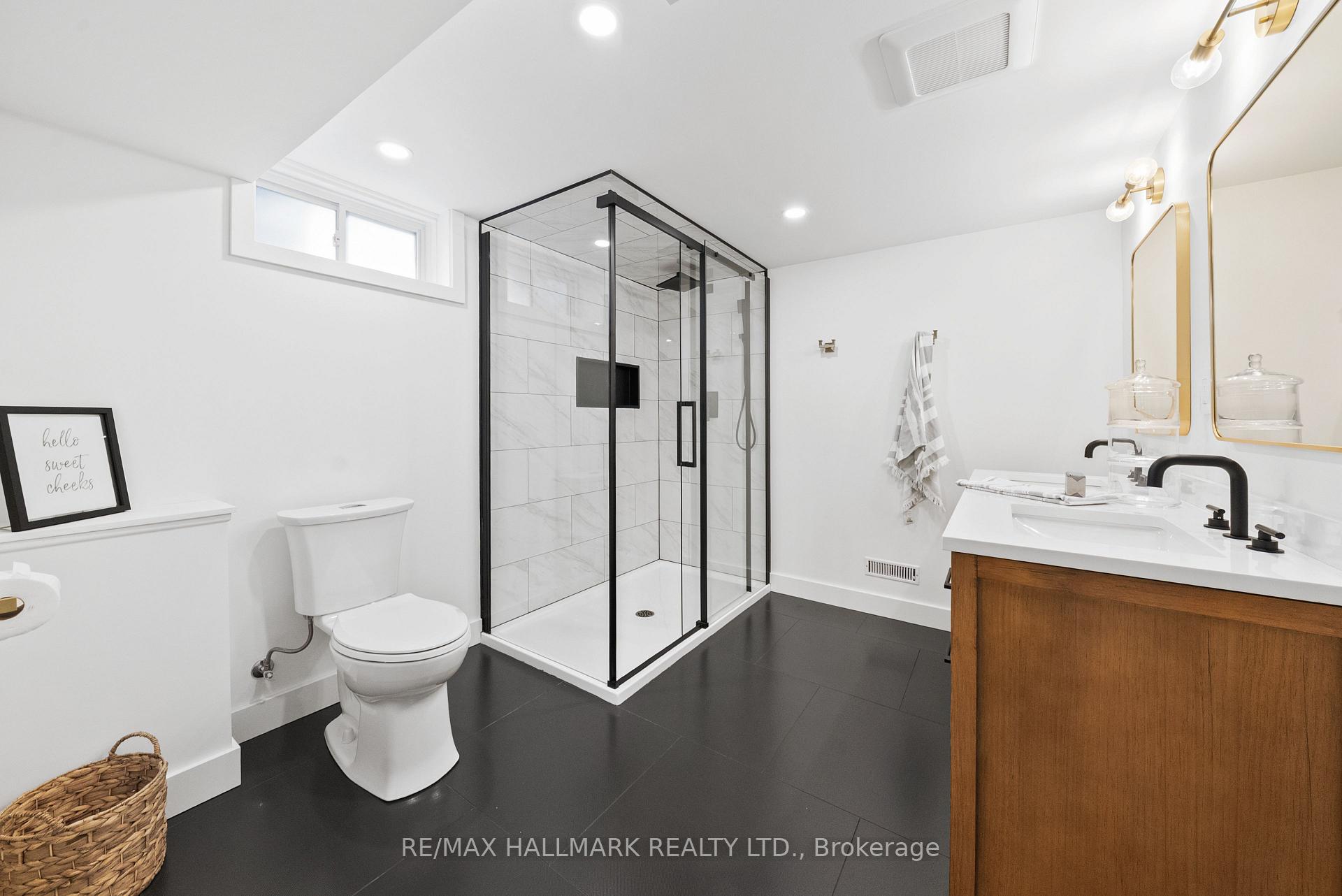 Photo 41 of 92 Marlott Road, Vaughan, Maple — HOMEH