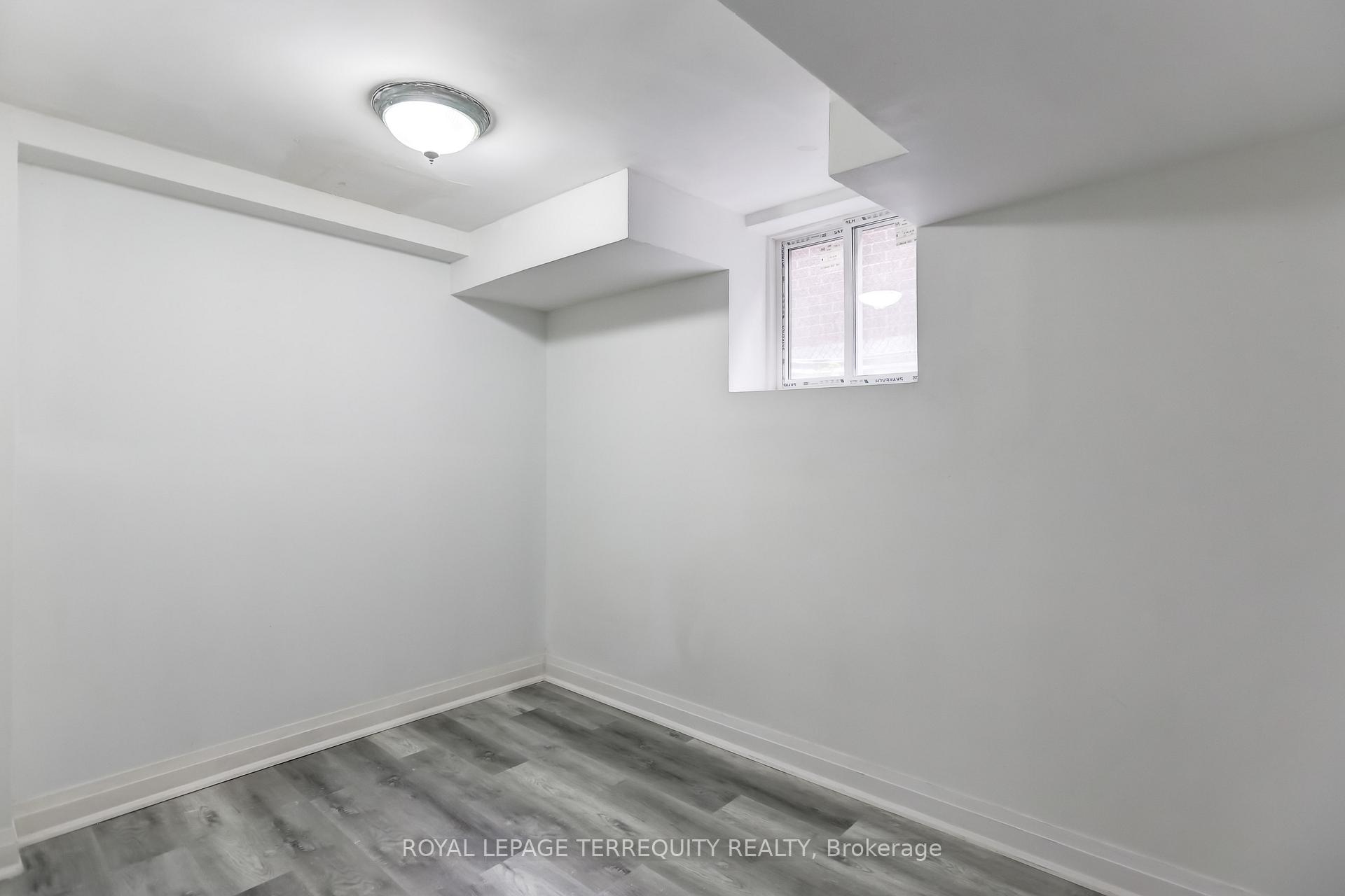 Photo 18 of 12 Martindale Crescent, Brampton, Brampton West — HOMEH