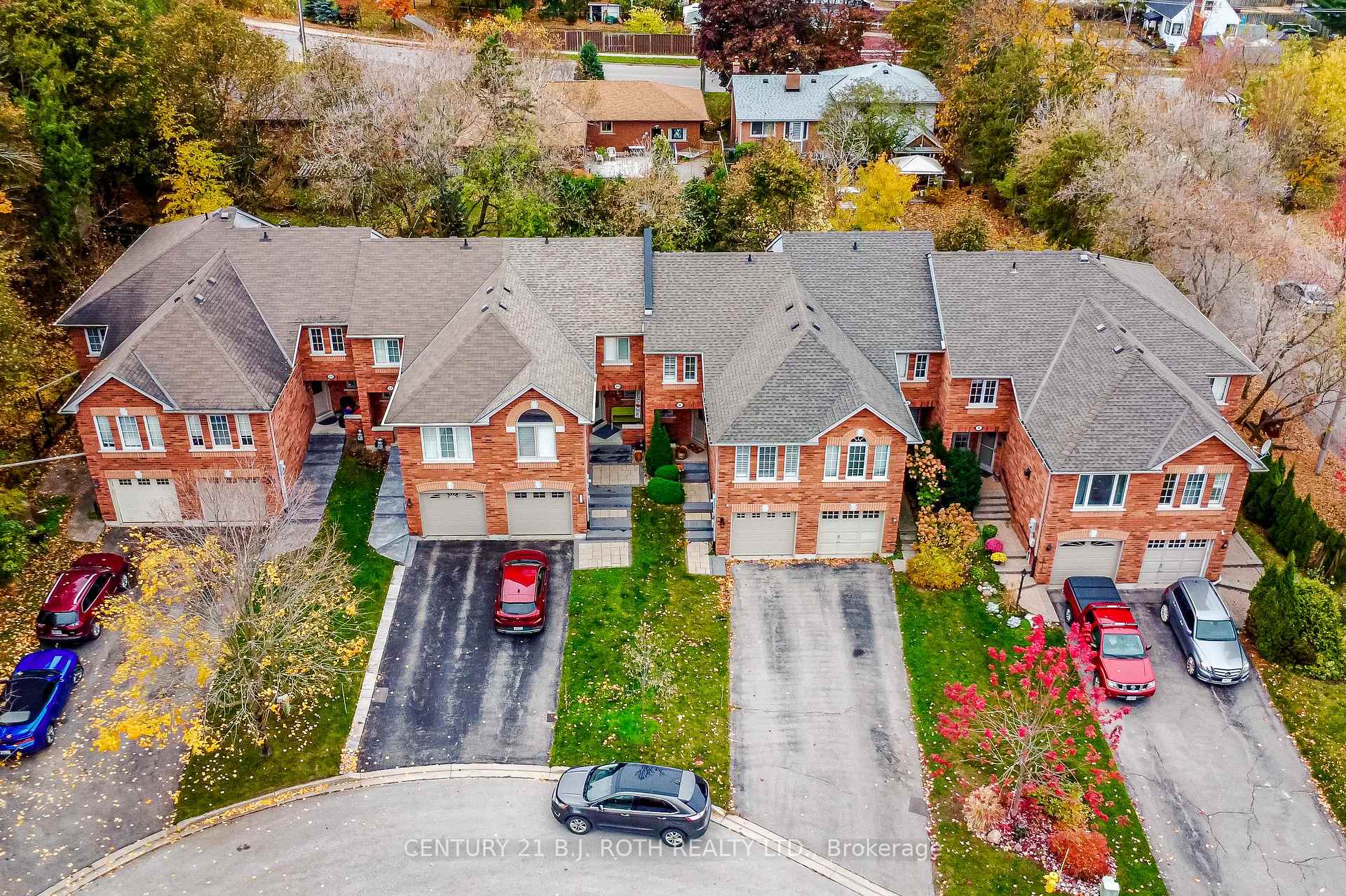 Photo 3 of 8 Bailey Court, Barrie, Allandale — HOMEH