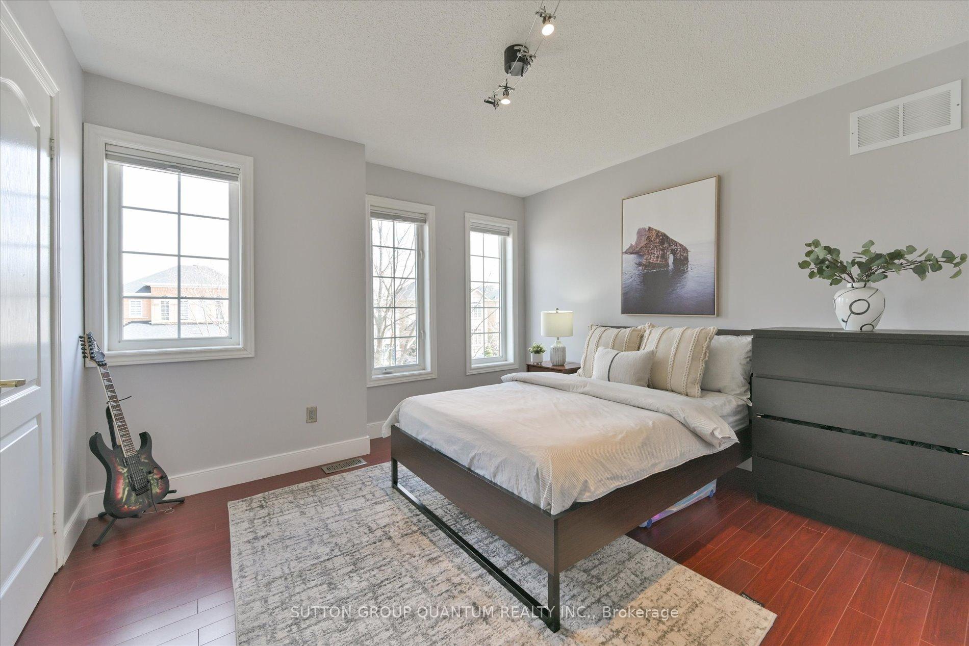 Photo 16 of 115 Fox Hound Crescent, Vaughan, Vellore Village — HOMEH
