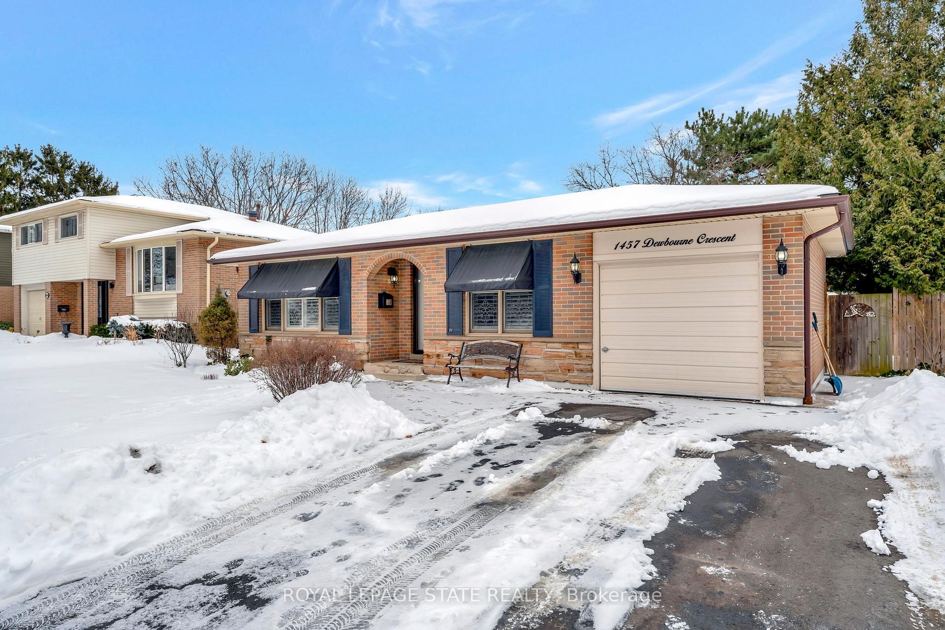 Photo 2 of 1457 Dewbourne Crescent, Burlington, Palmer — HOMEH
