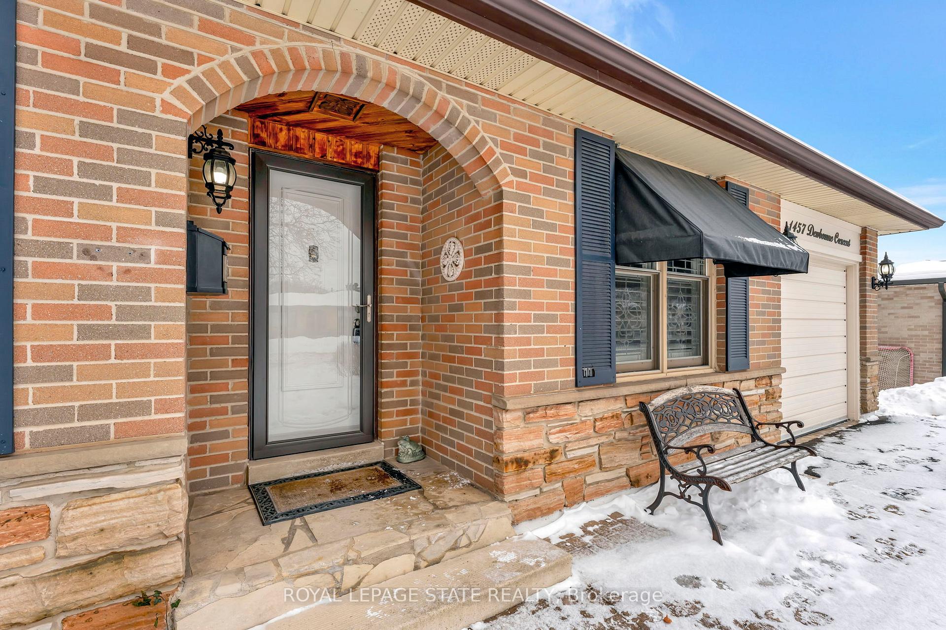 Photo 4 of 1457 Dewbourne Crescent, Burlington, Palmer — HOMEH