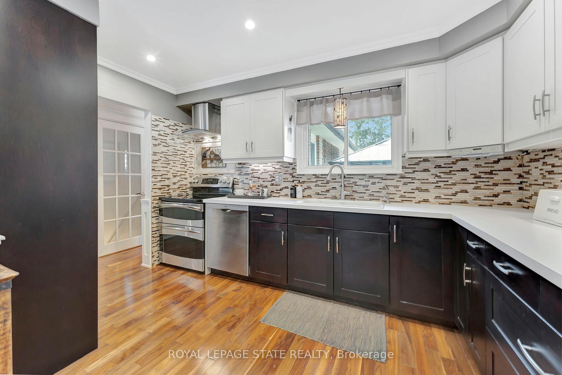 Photo 8 of 1457 Dewbourne Crescent, Burlington, Palmer — HOMEH