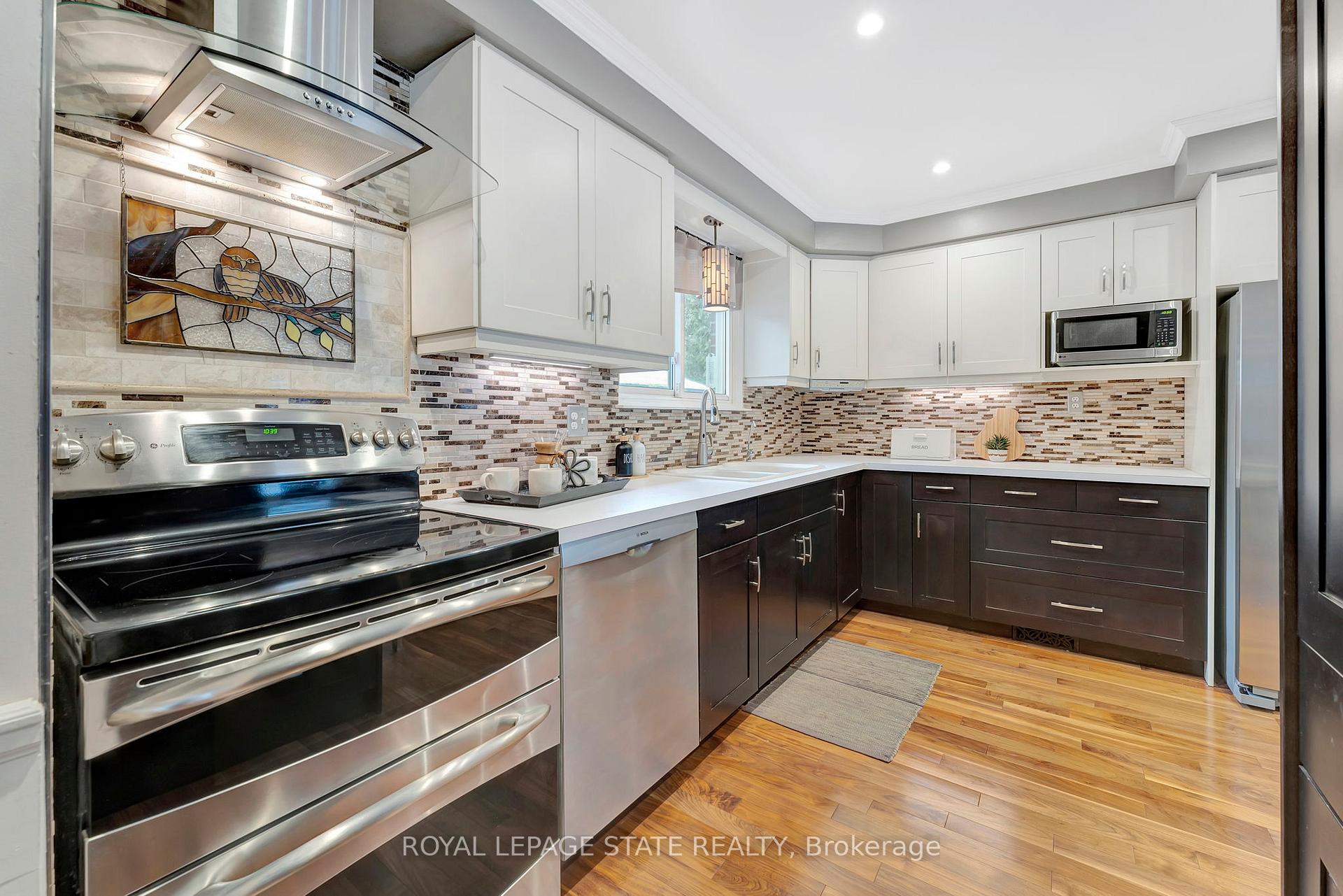 Photo 9 of 1457 Dewbourne Crescent, Burlington, Palmer — HOMEH