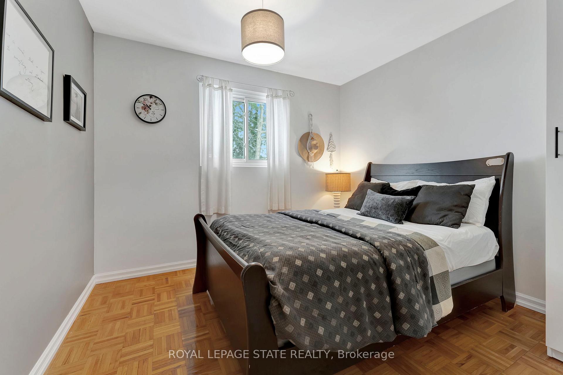 Photo 21 of 1457 Dewbourne Crescent, Burlington, Palmer — HOMEH