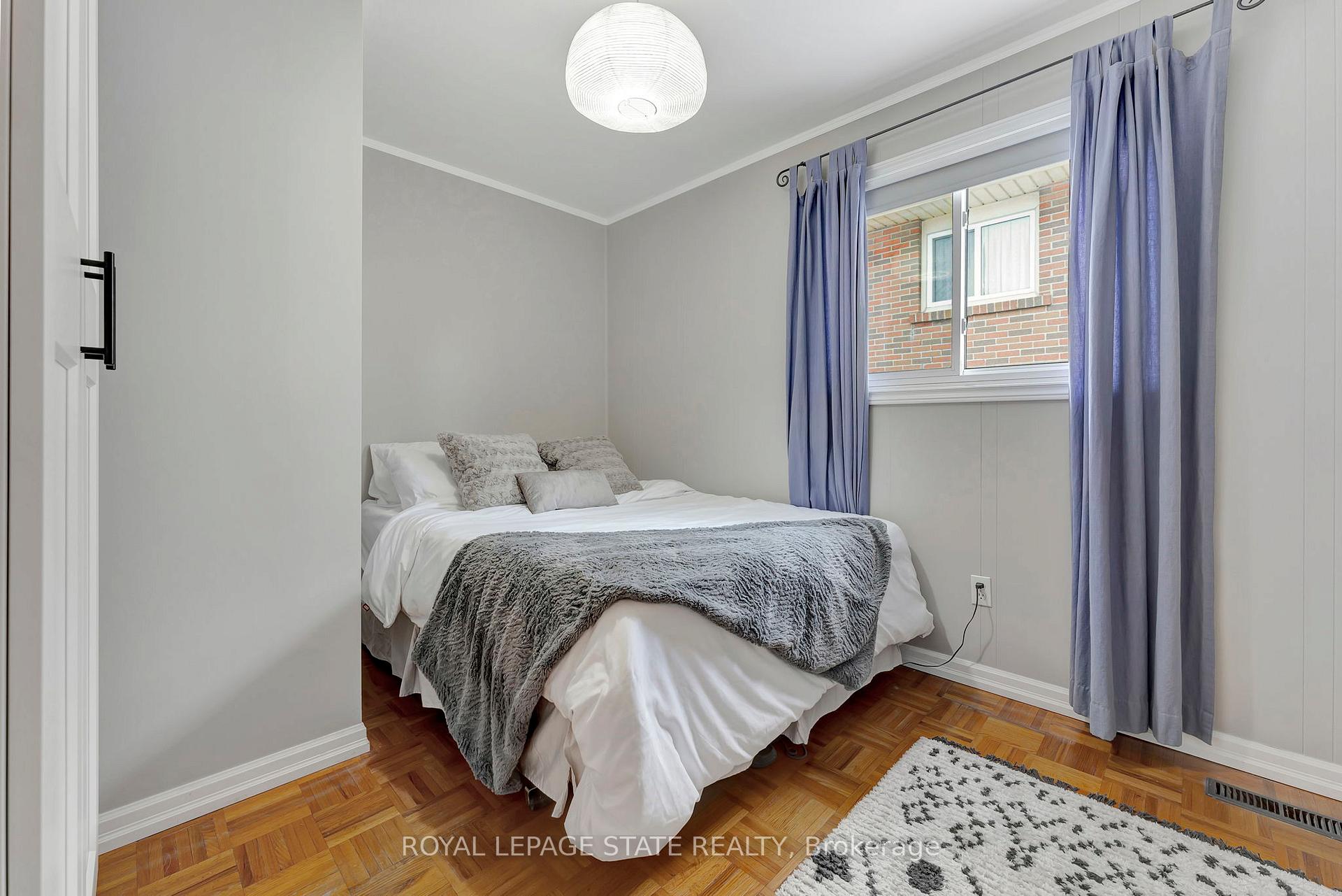Photo 24 of 1457 Dewbourne Crescent, Burlington, Palmer — HOMEH