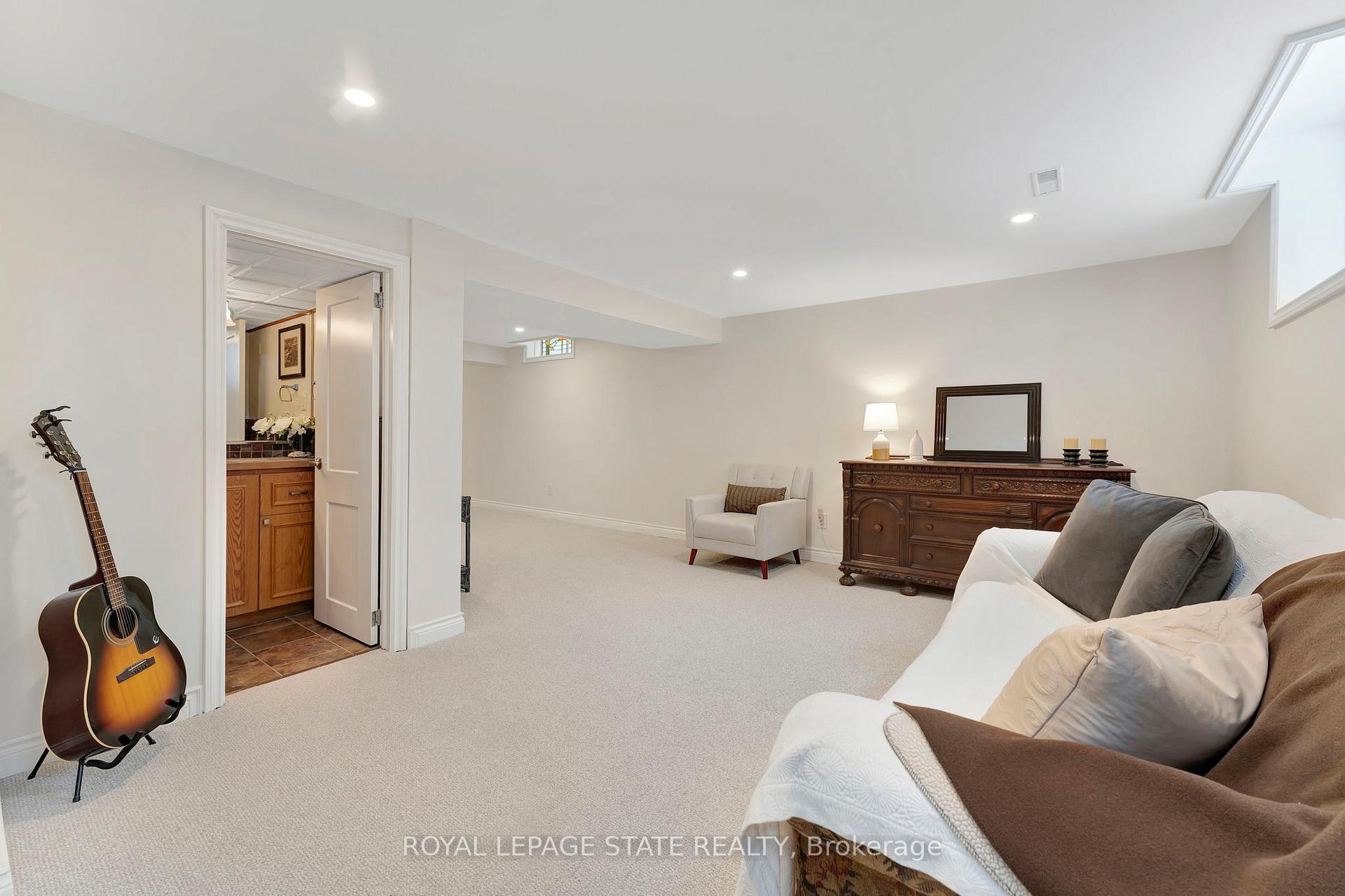 Photo 31 of 1457 Dewbourne Crescent, Burlington, Palmer — HOMEH