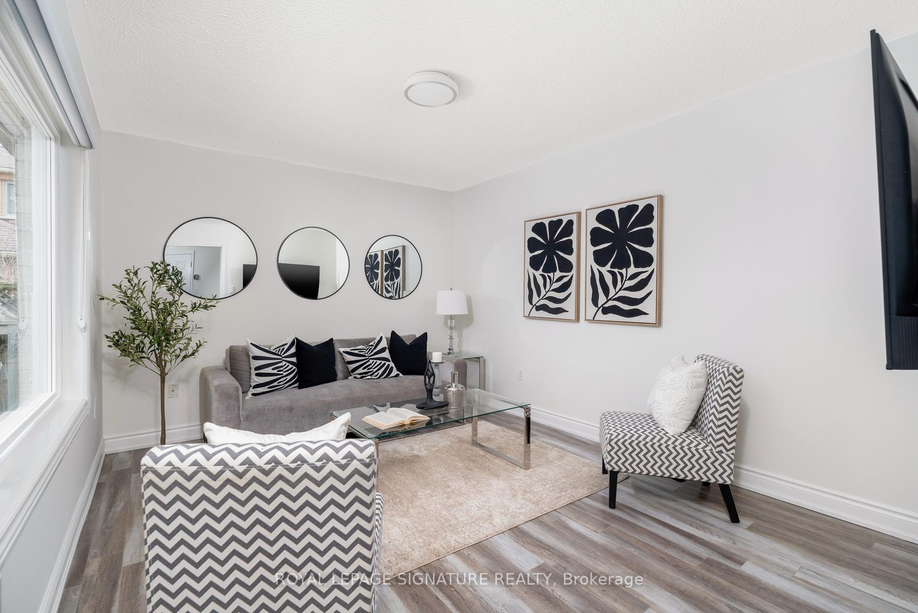 Photo 9 of 34 Denton Circle, Vaughan, Maple — HOMEH