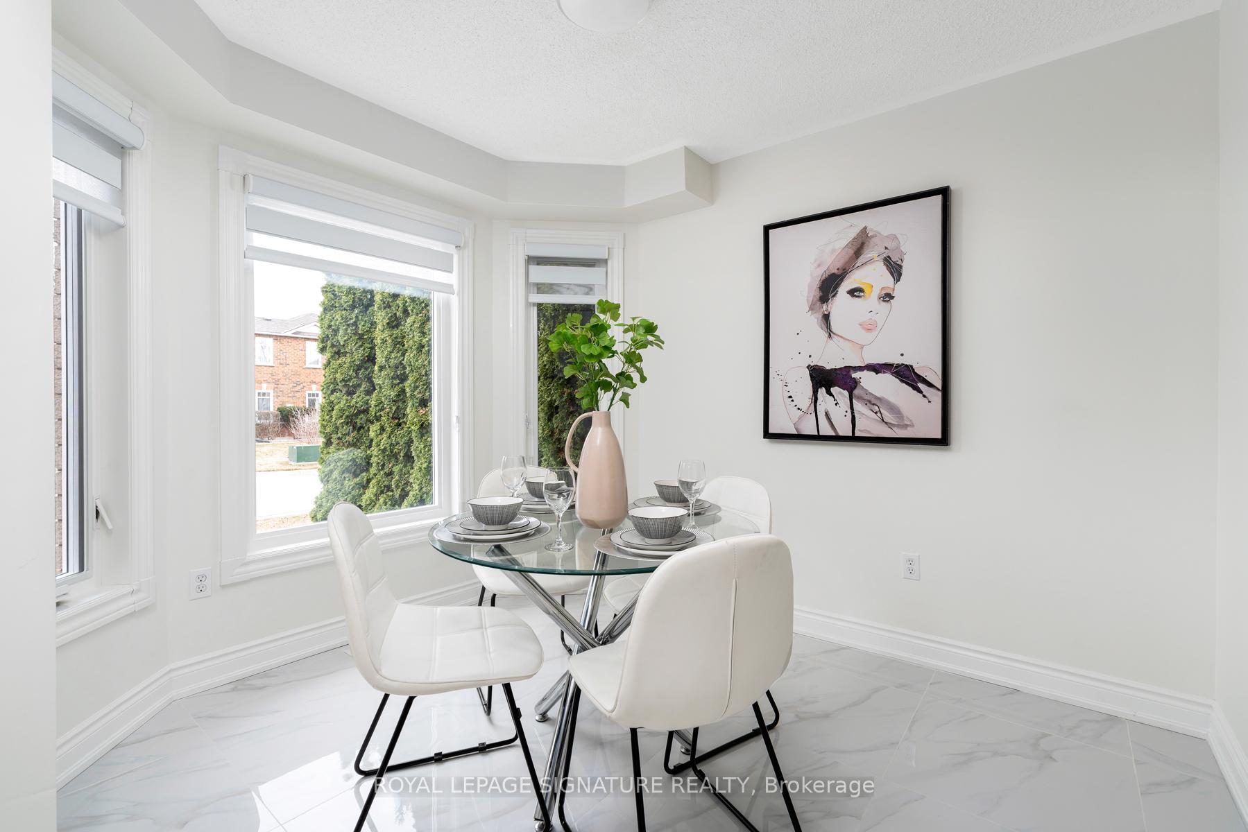 Photo 11 of 34 Denton Circle, Vaughan, Maple — HOMEH